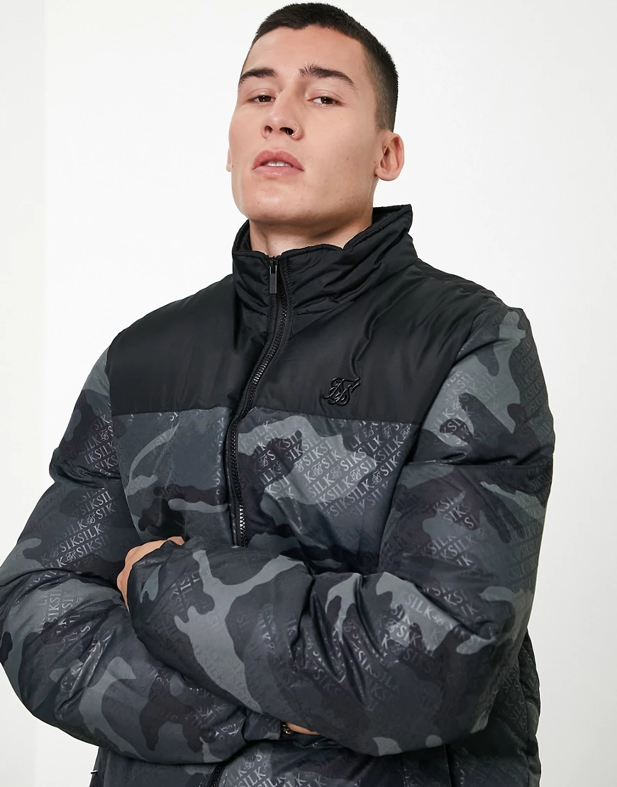 SikSilk – Wattierte Jacke mit Military-Muster und Print-Mehrfarbig günstig online kaufen