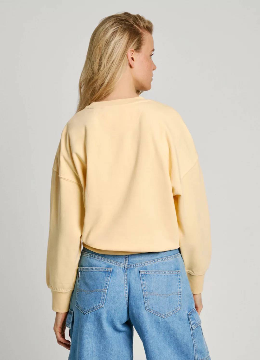 Pepe Jeans Sweatshirt EVELYN mit kleiner Ton-in-Ton Logostickerei günstig online kaufen