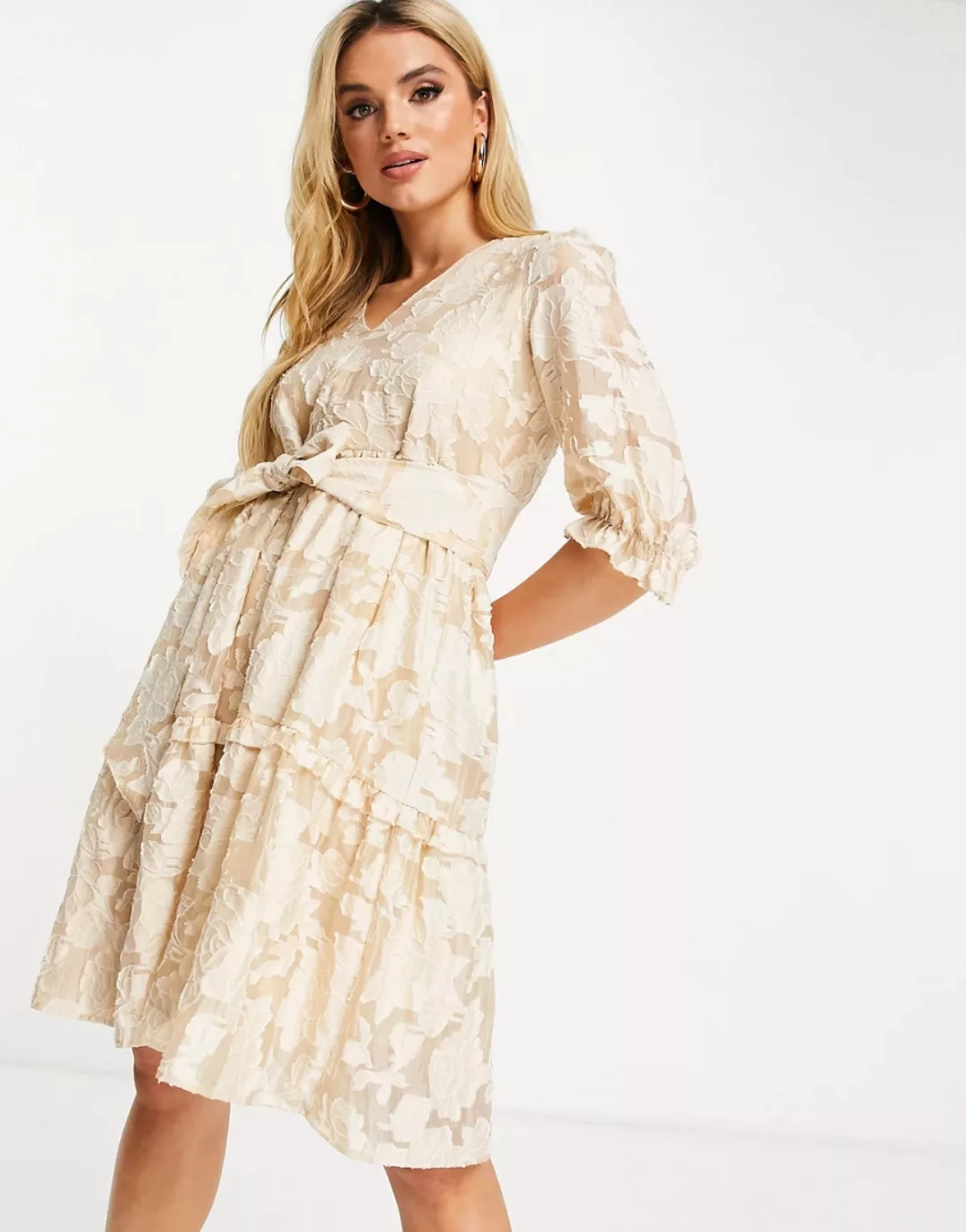Selected – Sadie – Jacquard-Minikleid in Creme mit Blumenmuster-Weiß günstig online kaufen