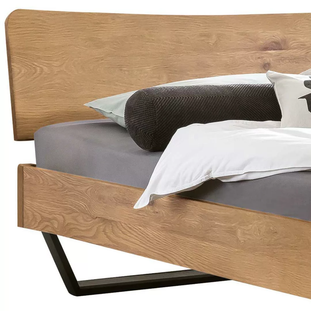 Niedriges Doppelbett aus Wildeiche Massivholz Metall Bügelgestell günstig online kaufen