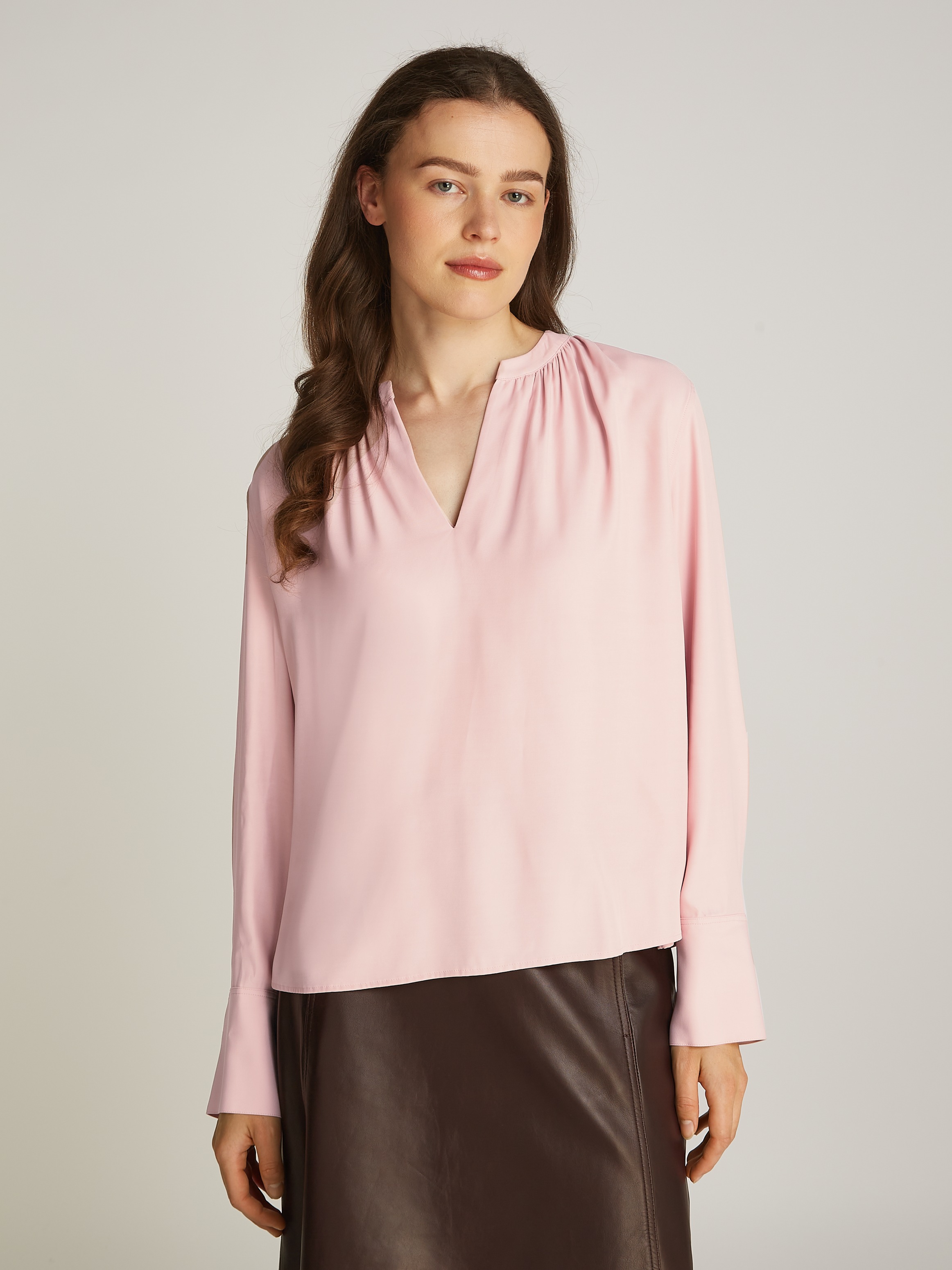 Tommy Hilfiger Langarmbluse "SOFT VIS V NECK LS BLOUSE", mit Raffungen günstig online kaufen