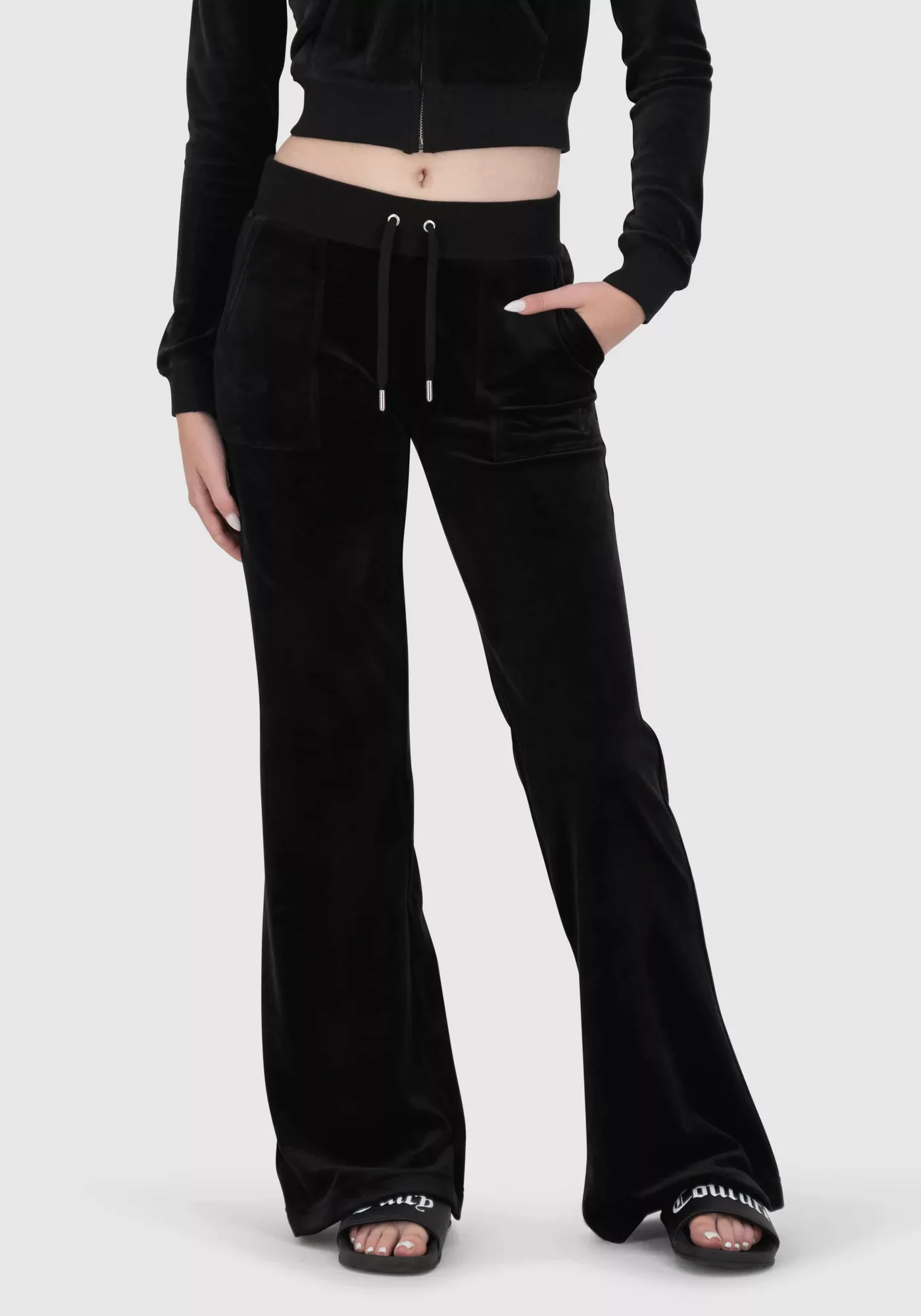 Juicy Couture Sweathose "LAYLA LOW RISE POCKETED FLARE PANT Damen", Trainin günstig online kaufen