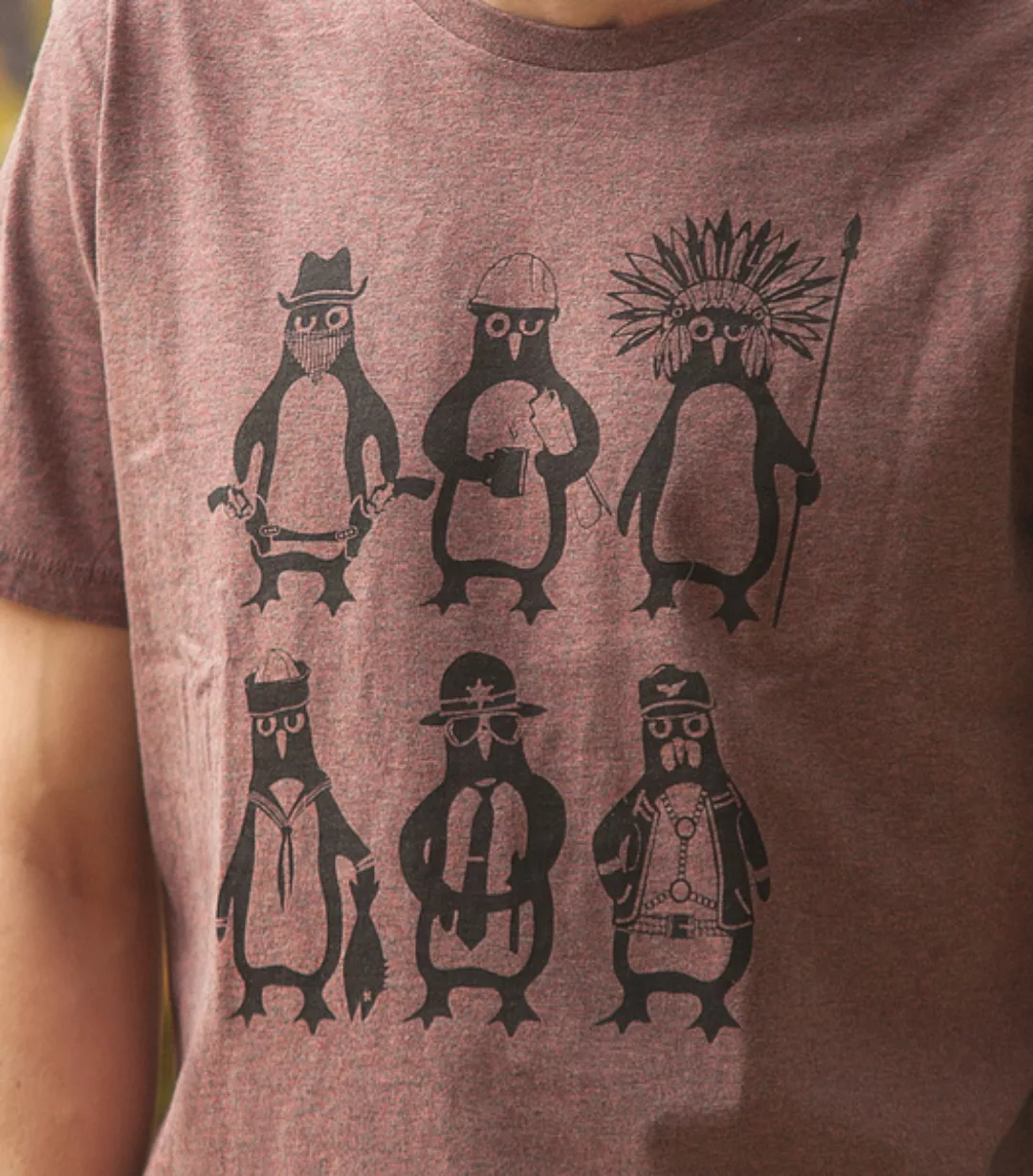 Ymca Pinguine - Fair Wear Männer T-shirt - Dark Cranberry günstig online kaufen