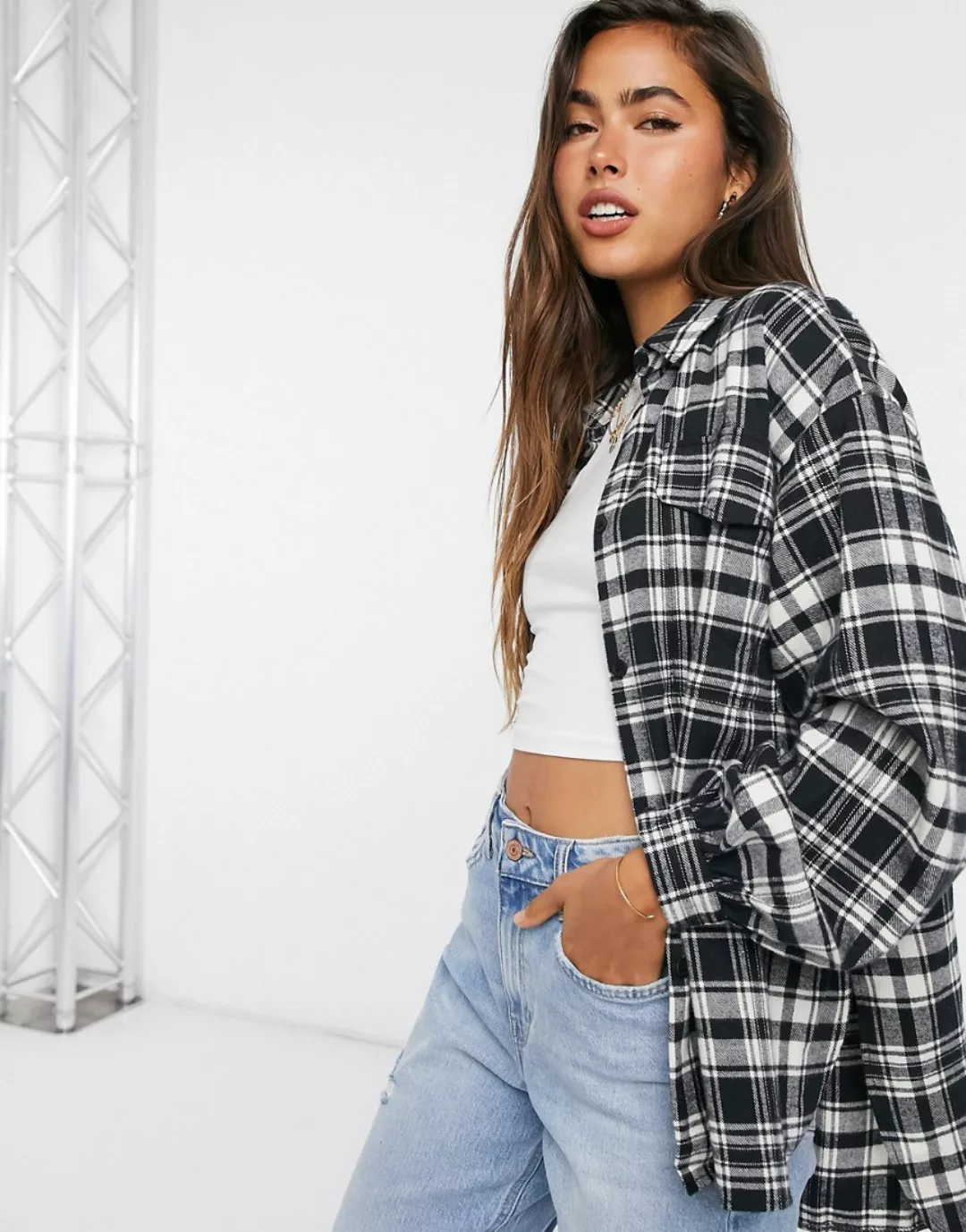 ASOS DESIGN – Oversize-Hemdjacke in schwarzweiß kariert-Mehrfarbig günstig online kaufen