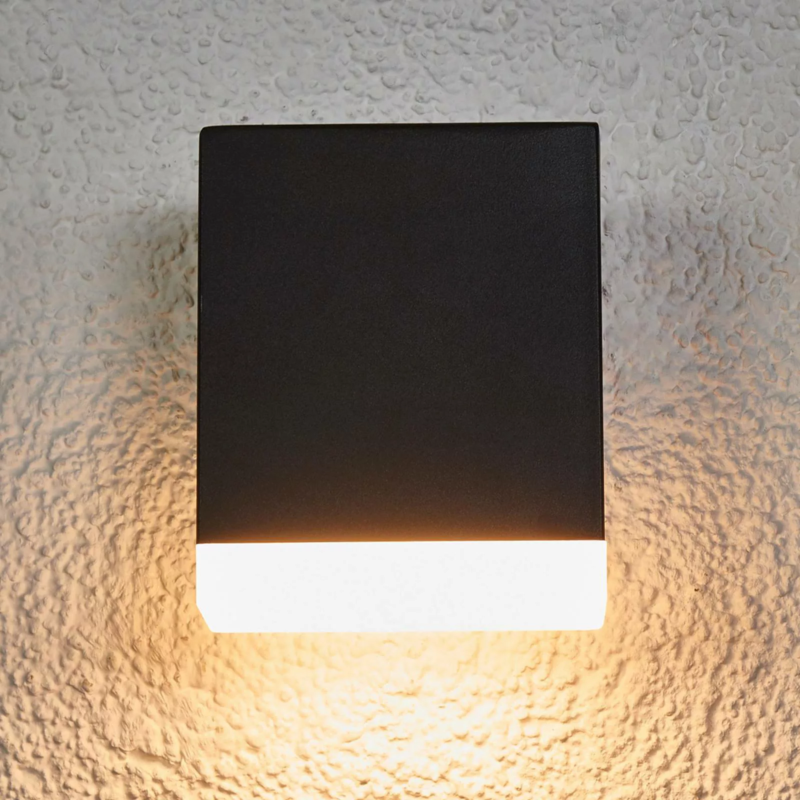 Moderne LED-Außenwandlampe Aya in Schwarz günstig online kaufen