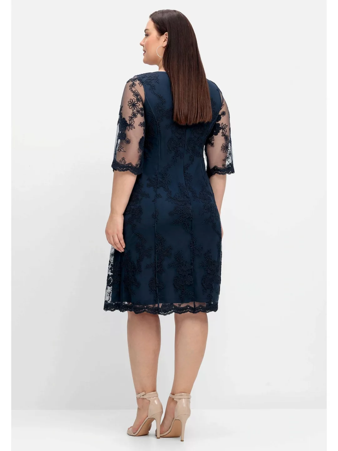 Sheego Abendkleid "Große Größen", aus Mesh, mit floraler Stickerei günstig online kaufen