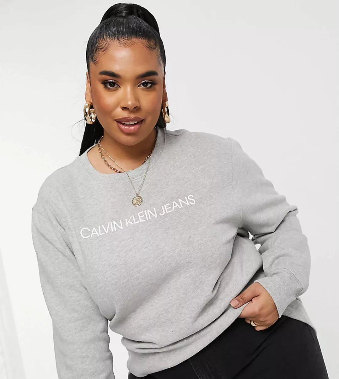 Calvin Klein Jeans Plus – Institutional – Sweatshirt in Grau mit Rundhalsau günstig online kaufen