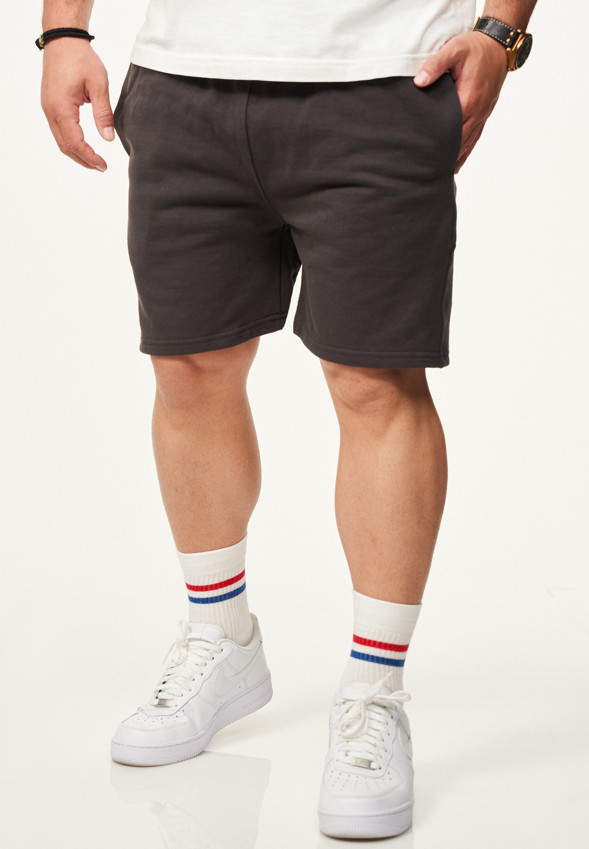 BEHYPE STUDIOS Sweatshorts im lockeren Relaxed-Fit günstig online kaufen