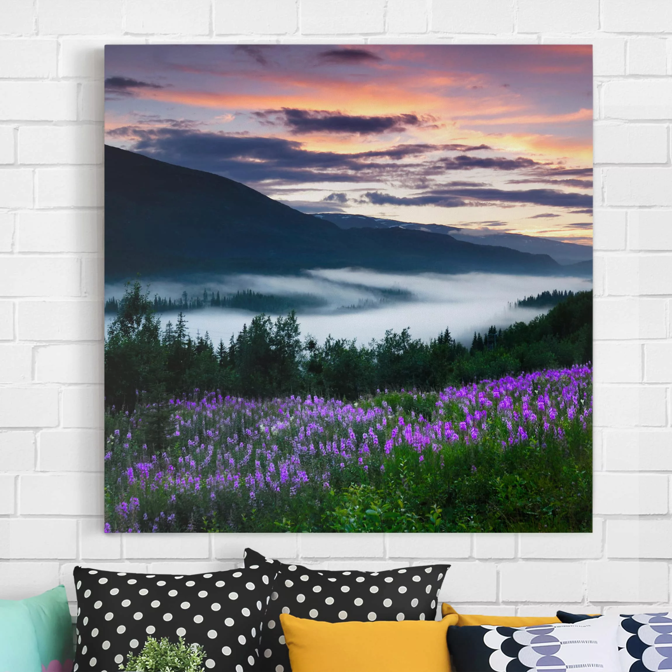 Leinwandbild Natur & Landschaft - Quadrat Paradiesisches Tal in Norwegen günstig online kaufen