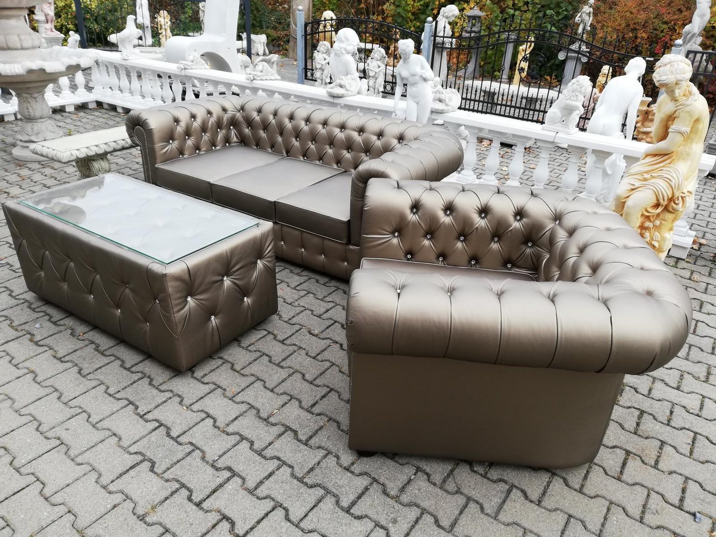 Xlmoebel Sofa Sofa Set im Chesterfield-Design 3+1 mit passendem Couchtisch günstig online kaufen