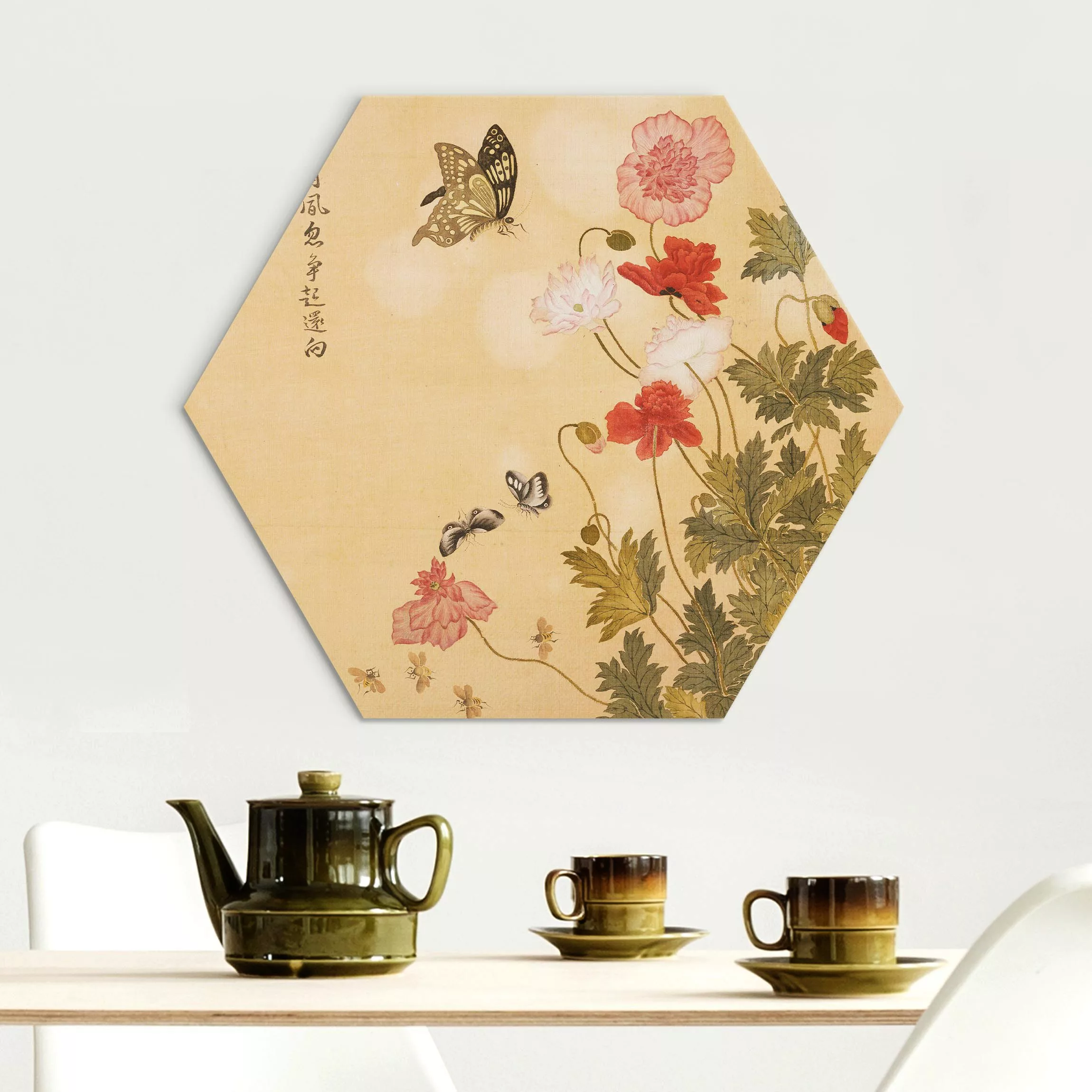 Hexagon-Alu-Dibond Bild Yuanyu Ma - Mohnblumen und Schmetterlinge günstig online kaufen