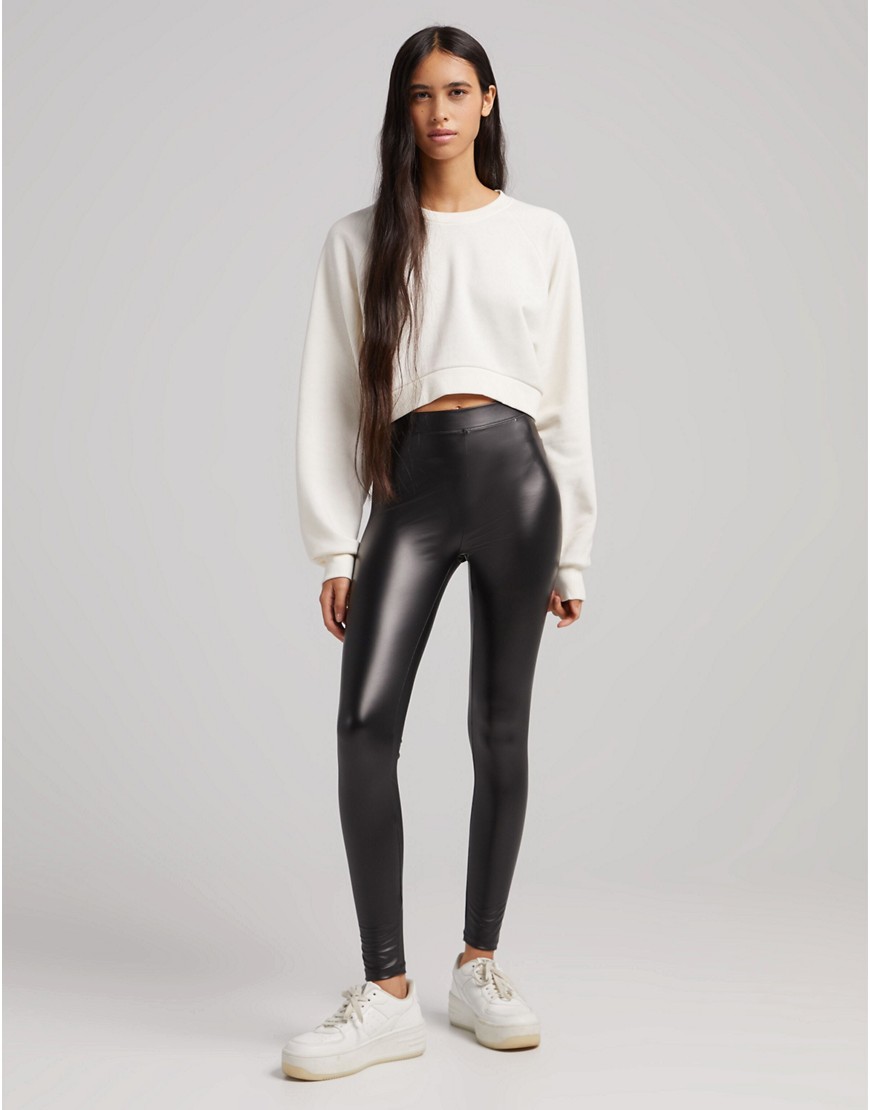 Bershka – Schwarze Leggings aus Kunstleder günstig online kaufen