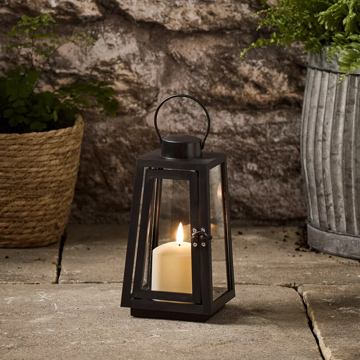 Kleine Capri Gartenlaterne mit TruGlow® LED Kerze schwarz günstig online kaufen