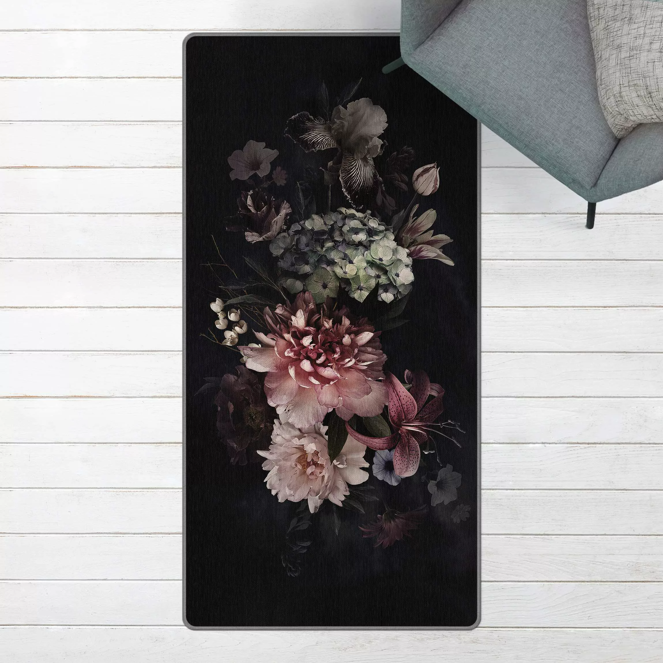 Teppich Blumen mit Nebel auf Schwarz günstig online kaufen
