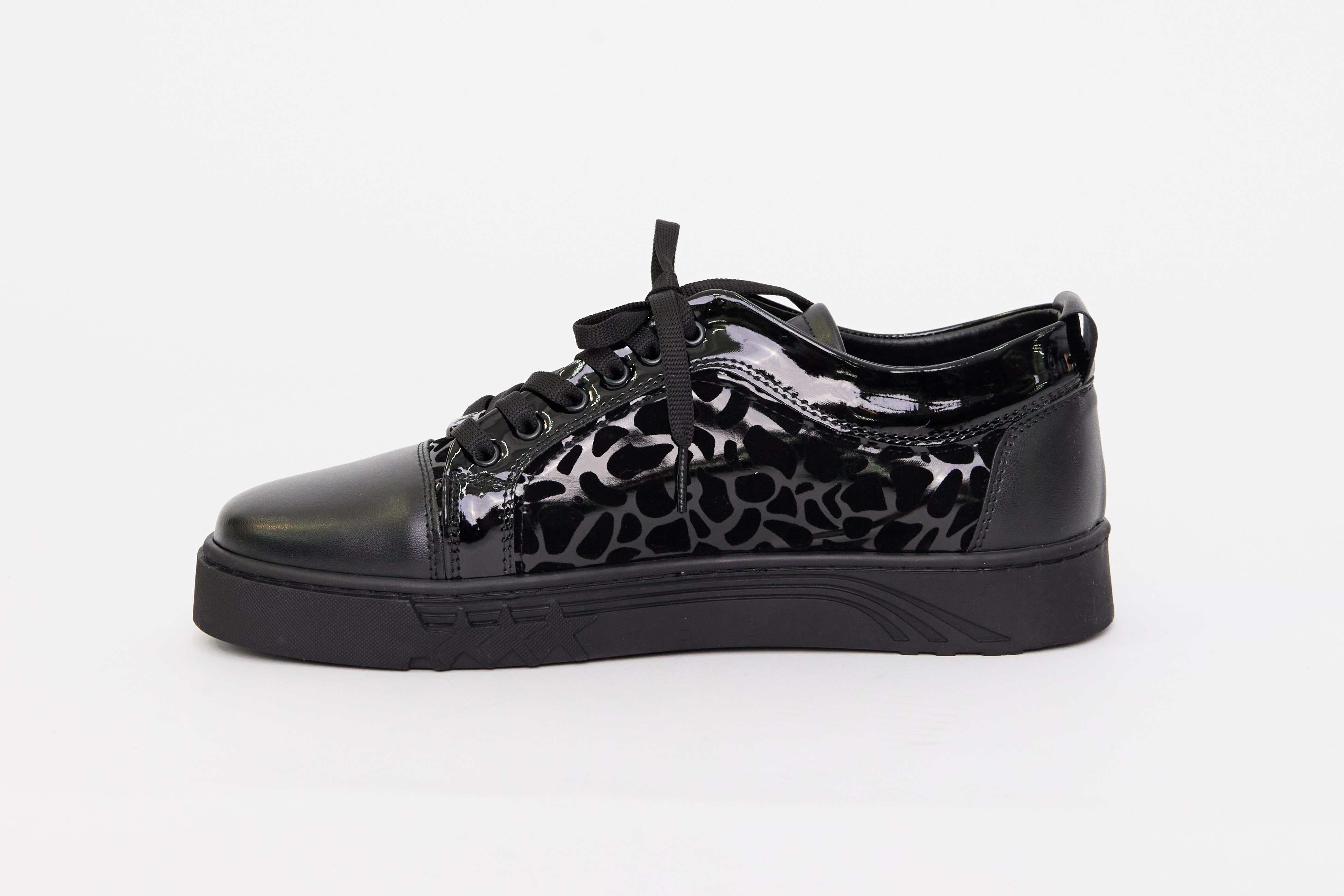 TAMBOGA Ausgefallener Designer Sneaker mit Totenkopf günstig online kaufen