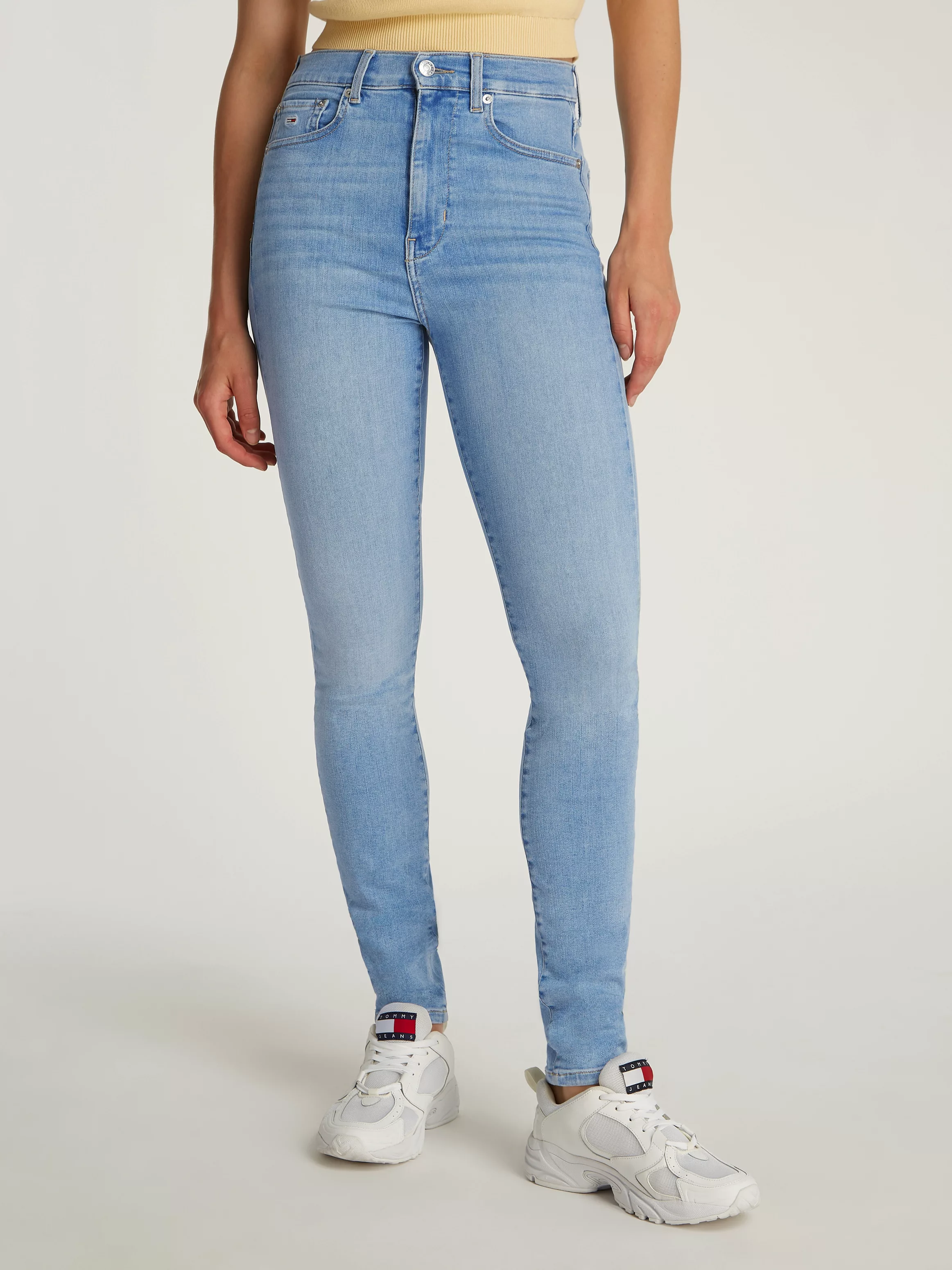 Tommy Jeans Skinny-fit-Jeans "Sylvia High Rise Skinny", mit Logo-Badge günstig online kaufen