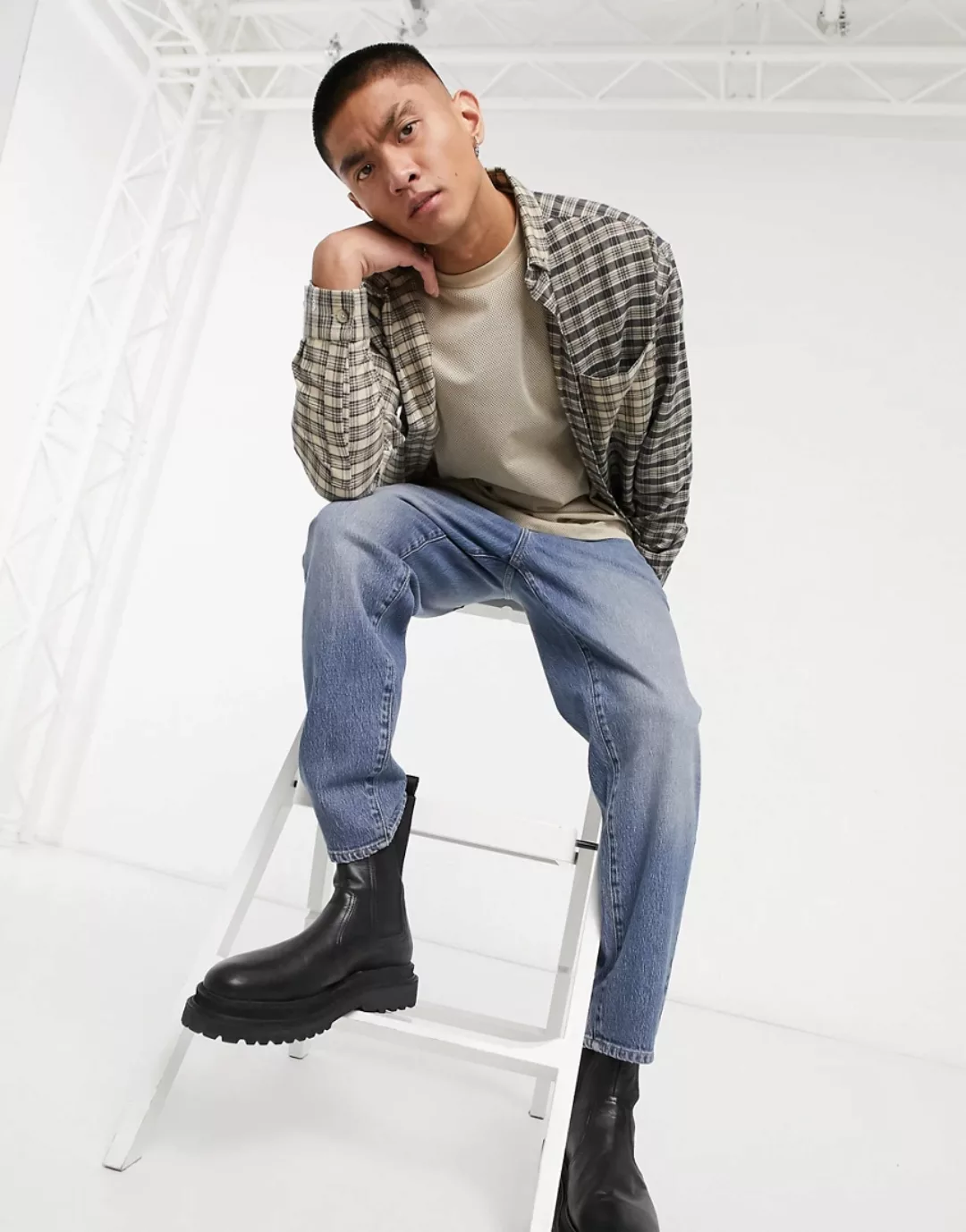 ASOS DESIGN – Klassische Stretch-Jeans in dunkelblauer Vintage-Waschung günstig online kaufen