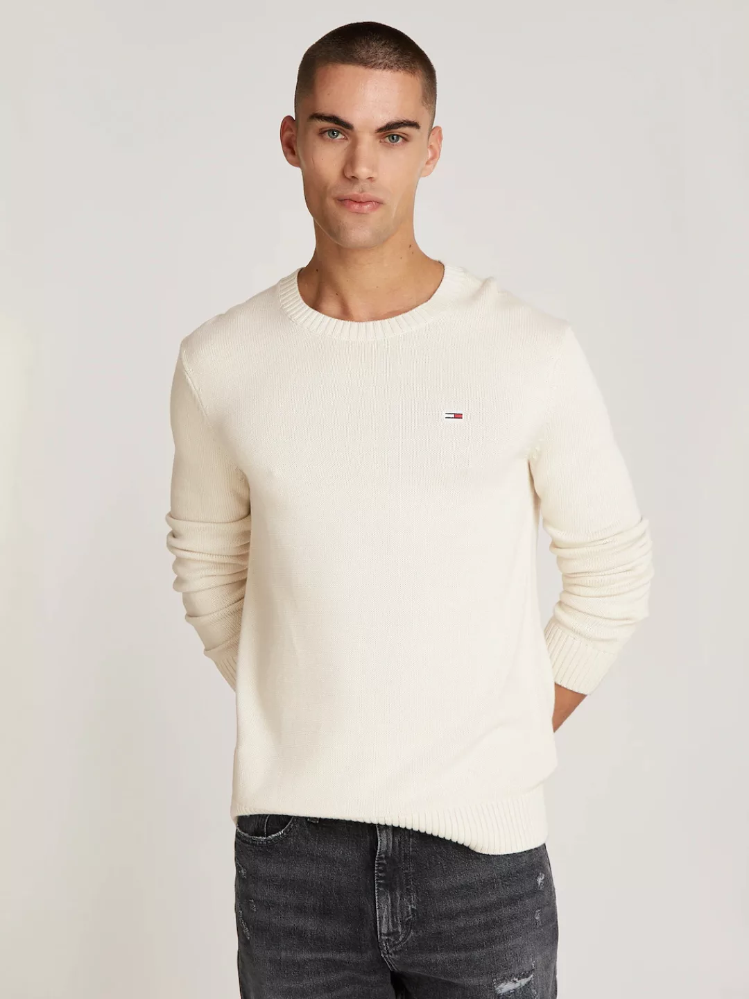 Tommy Jeans Strickpullover TJM SLIM ESSNTLS C-NECK SWEATER mit Markenlogo a günstig online kaufen