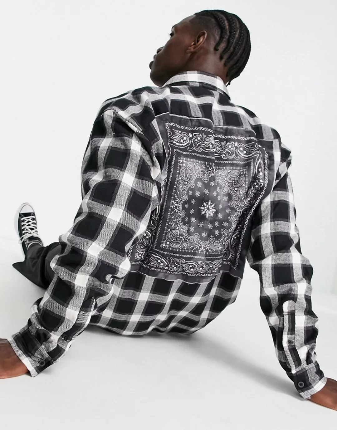 Mennace – Oversize-Hemd aus Flannel in Schwarz mit Einsatz am Rücken in Ban günstig online kaufen
