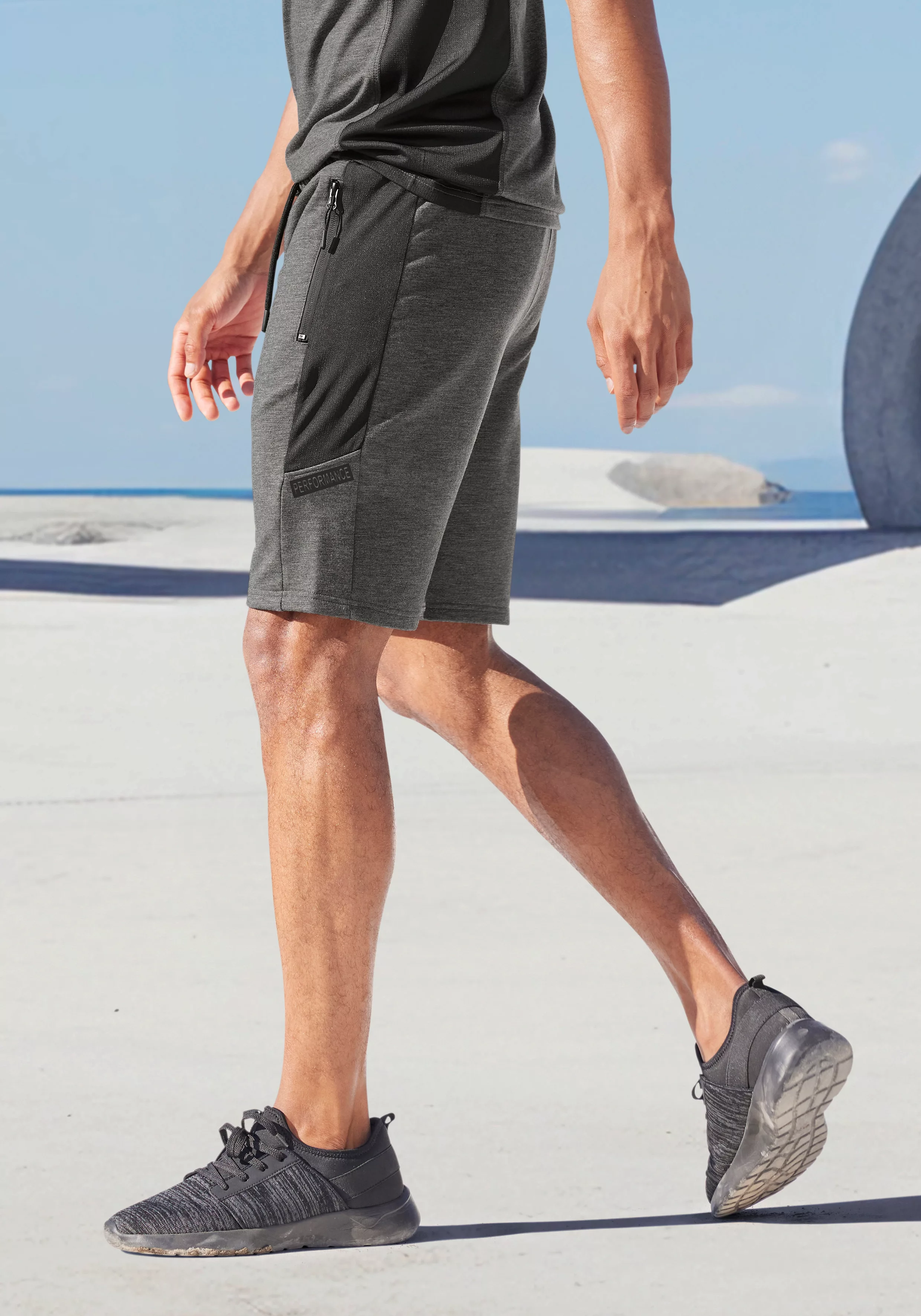 AUTHENTIC LE JOGGER Shorts, mit Mesheinsätzen und seitlichen Reißverschluss günstig online kaufen