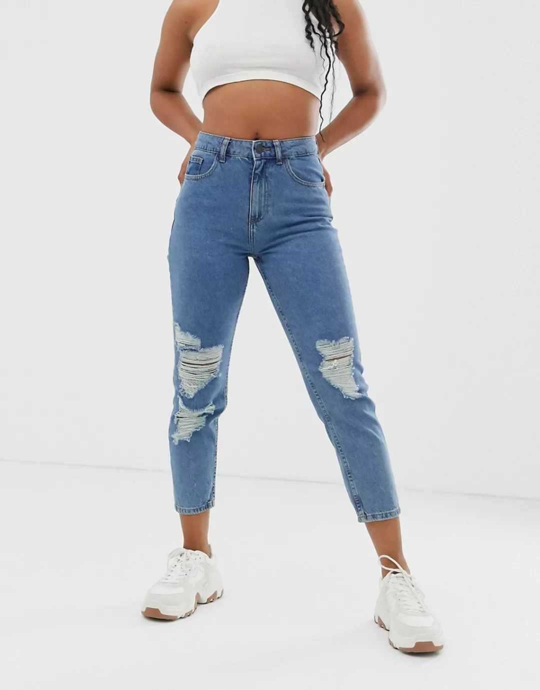Noisy May – Mom-Jeans im Used-Look in Blau günstig online kaufen