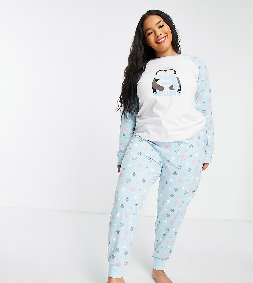 Threadbare Plus – Christmas – Langes Pyjamaset mit chilligem Pinguin in Bla günstig online kaufen