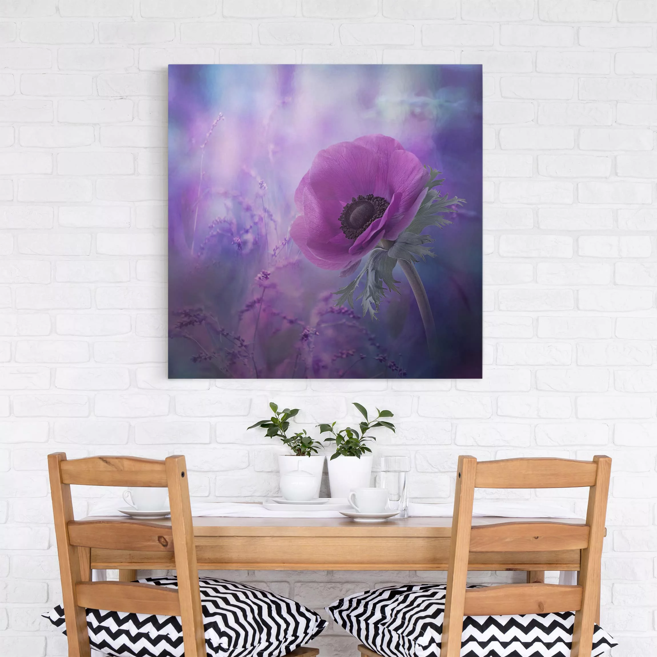 Leinwandbild Blumen - Quadrat Anemonenblüte in Violett günstig online kaufen