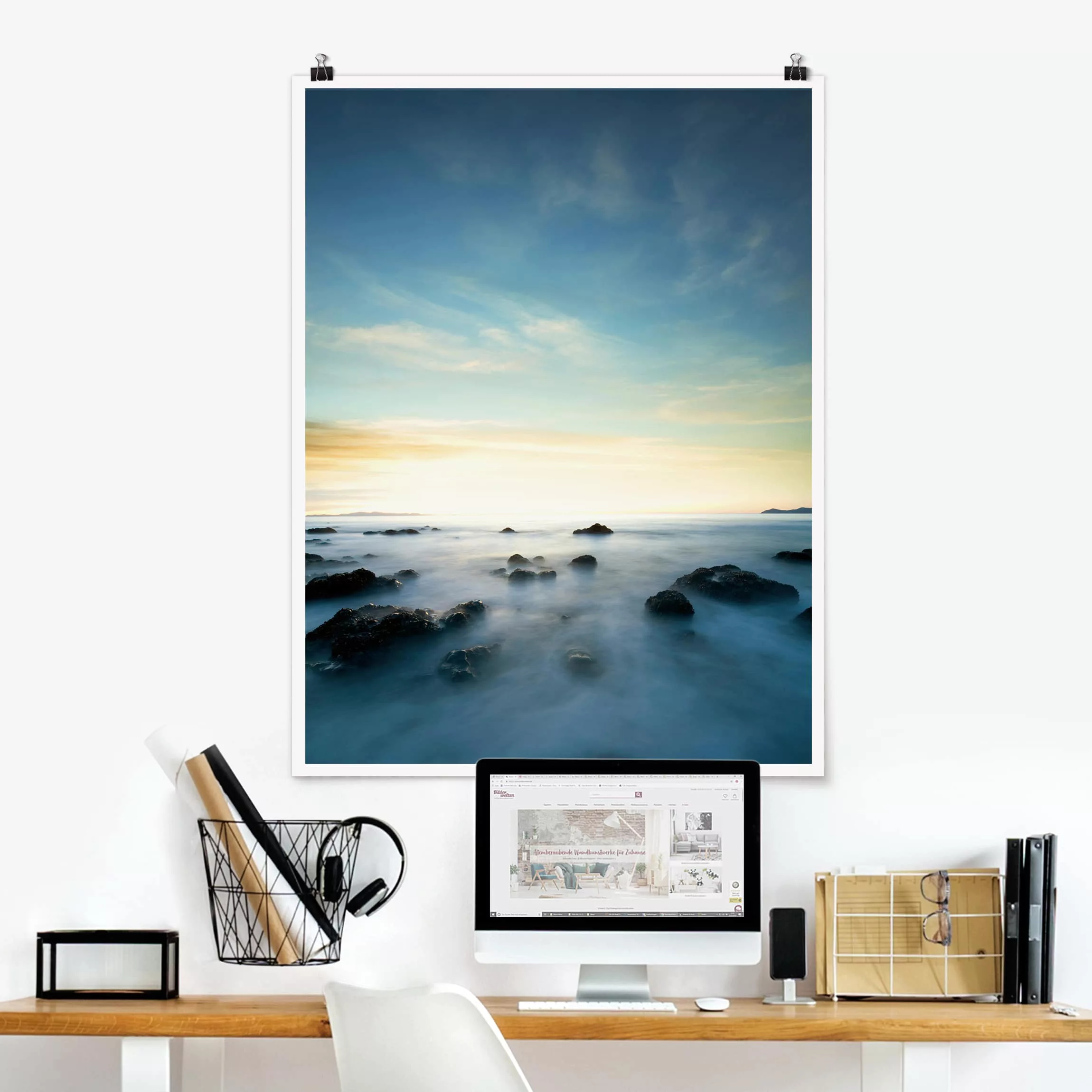 Poster Strand - Hochformat Sonnenuntergang über dem Ozean günstig online kaufen