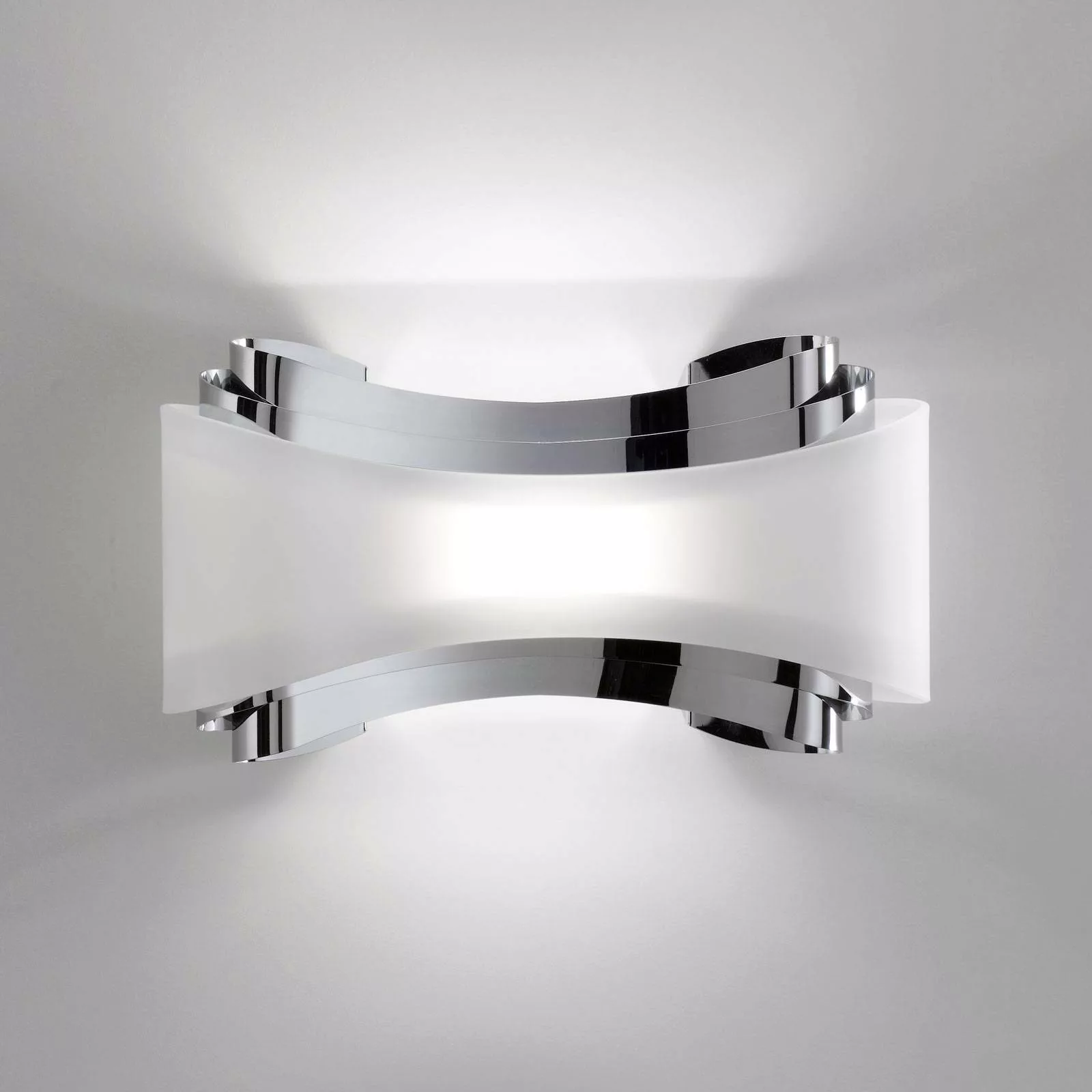 LED-Wandleuchte Ionica mit Glasblende, chrom günstig online kaufen