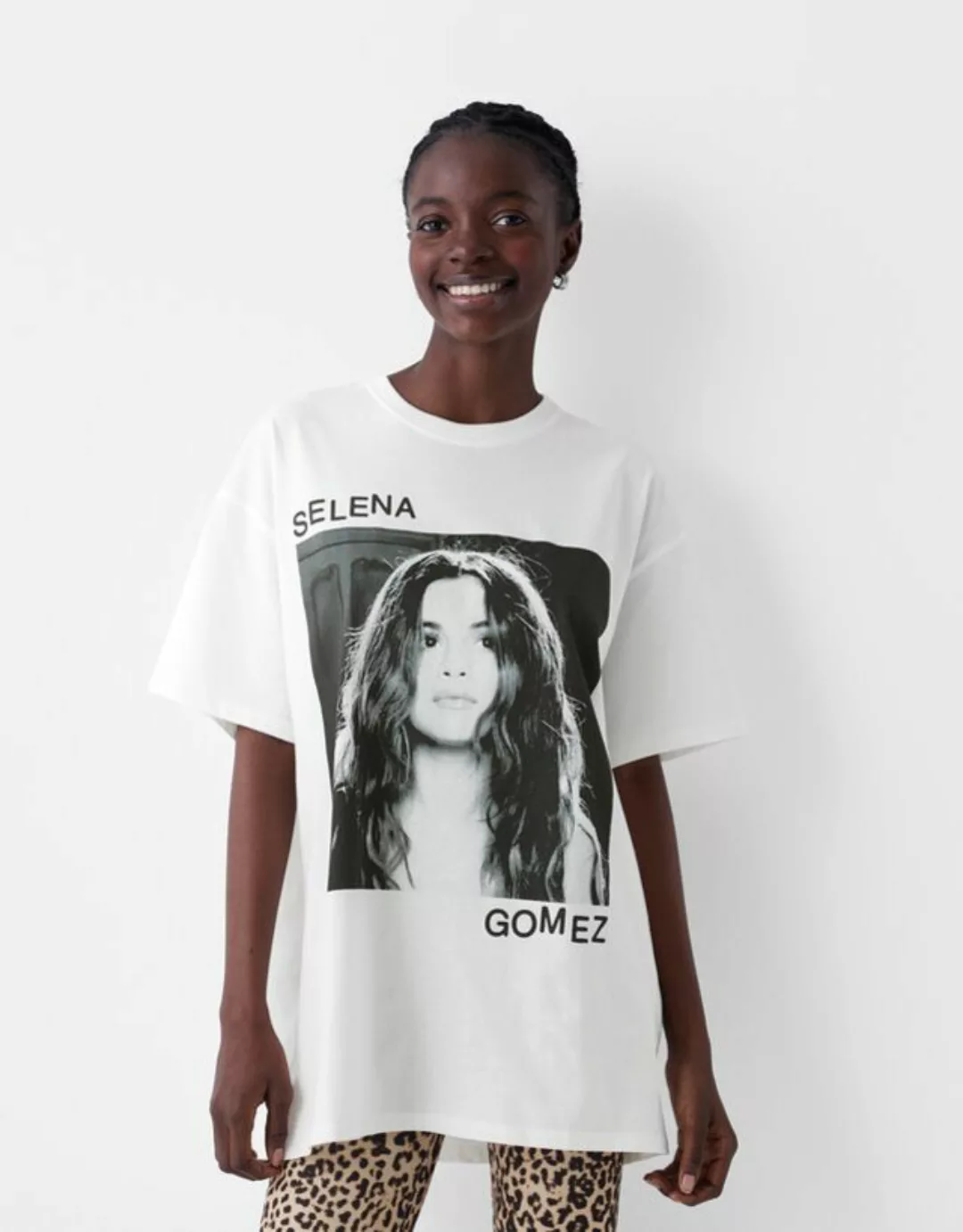 Bershka T-Shirt Selena Gomez Mit Kurzen Ärmeln Und Print Bskteen S Grbroche günstig online kaufen