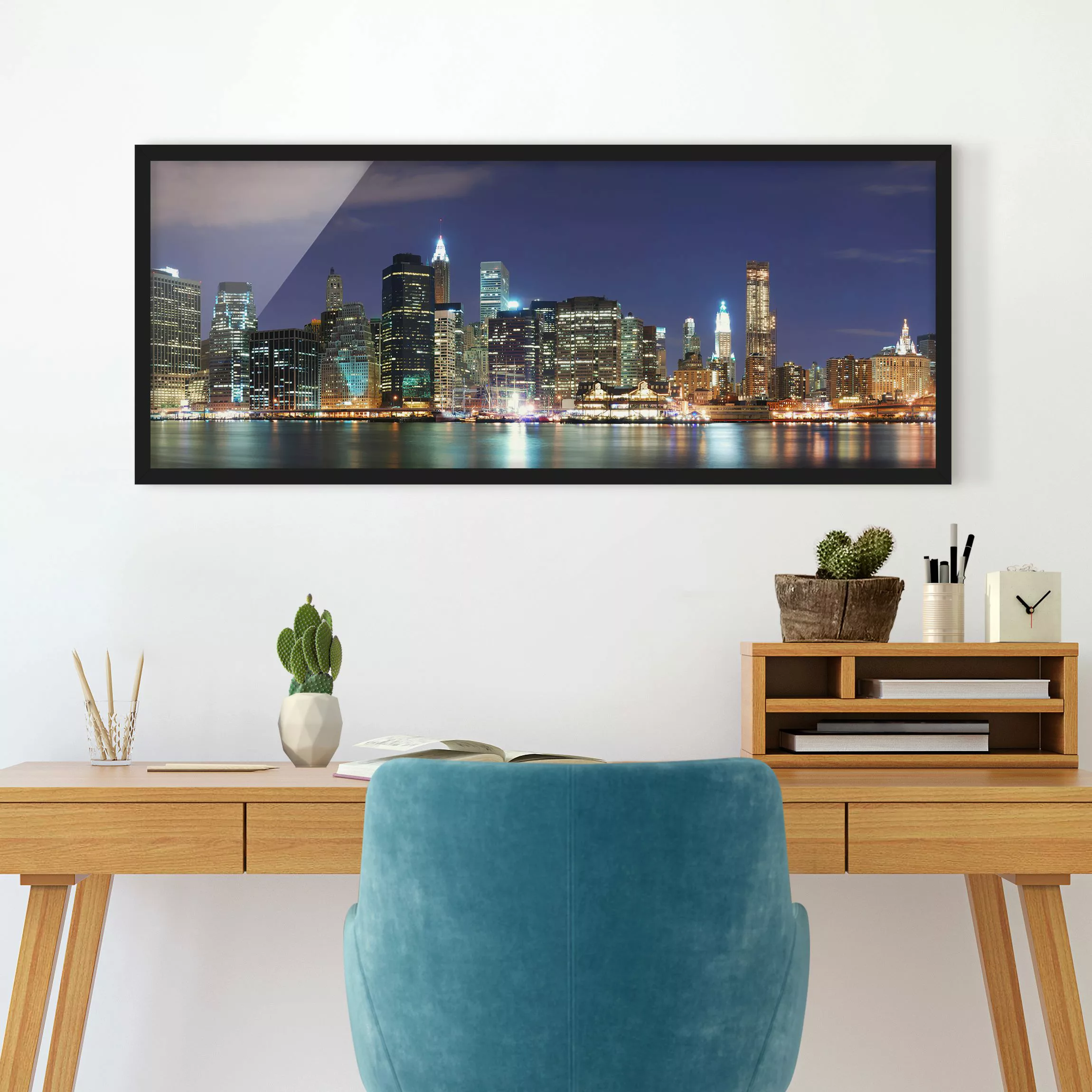 Bild mit Rahmen Architektur & Skyline - Panorama Manhattan in New York City günstig online kaufen