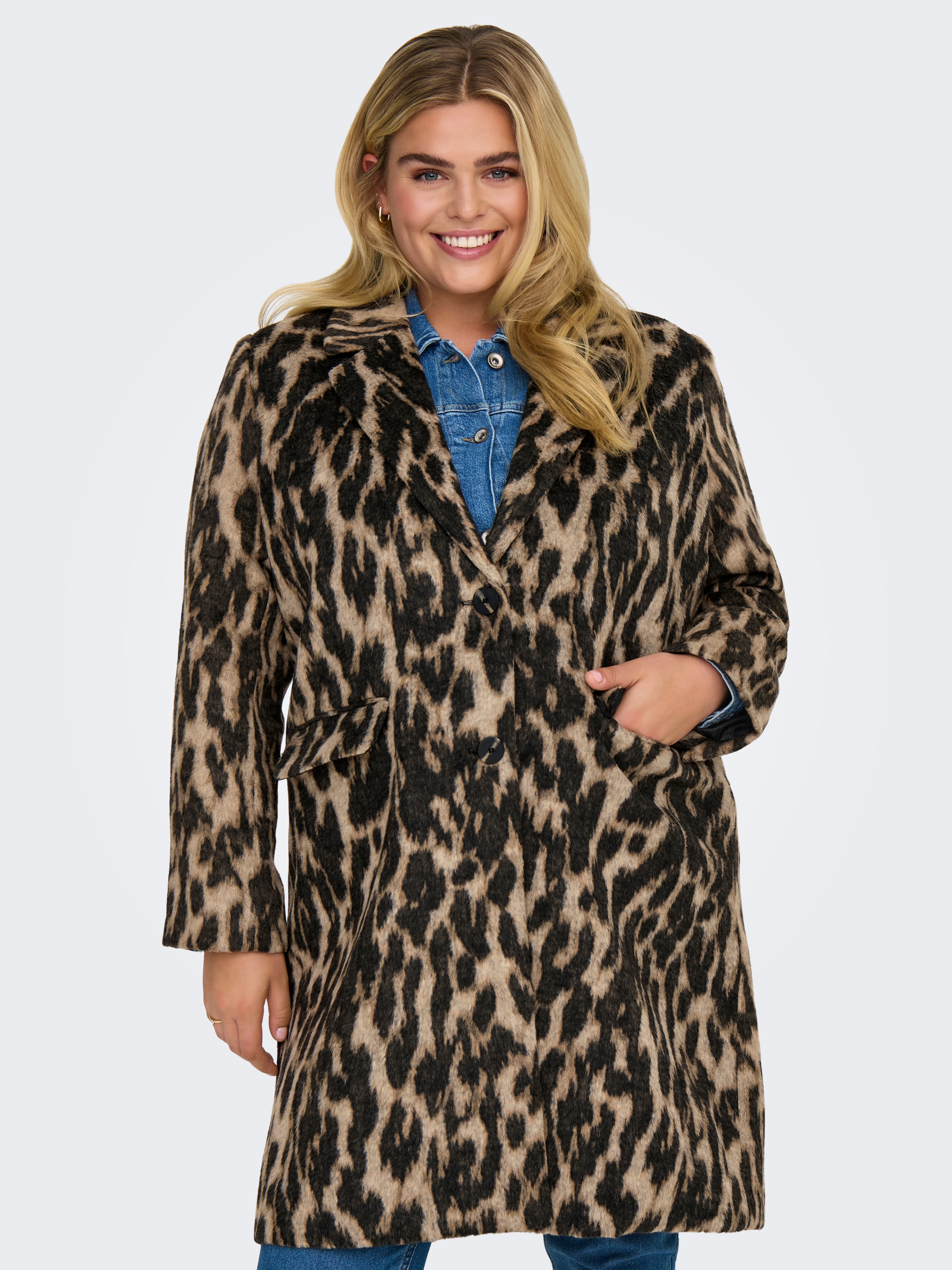 ONLY CARMAKOMA Kurzmantel CARVALBORG ANIMAL LIFE COAT OTW mit Allover Anima günstig online kaufen