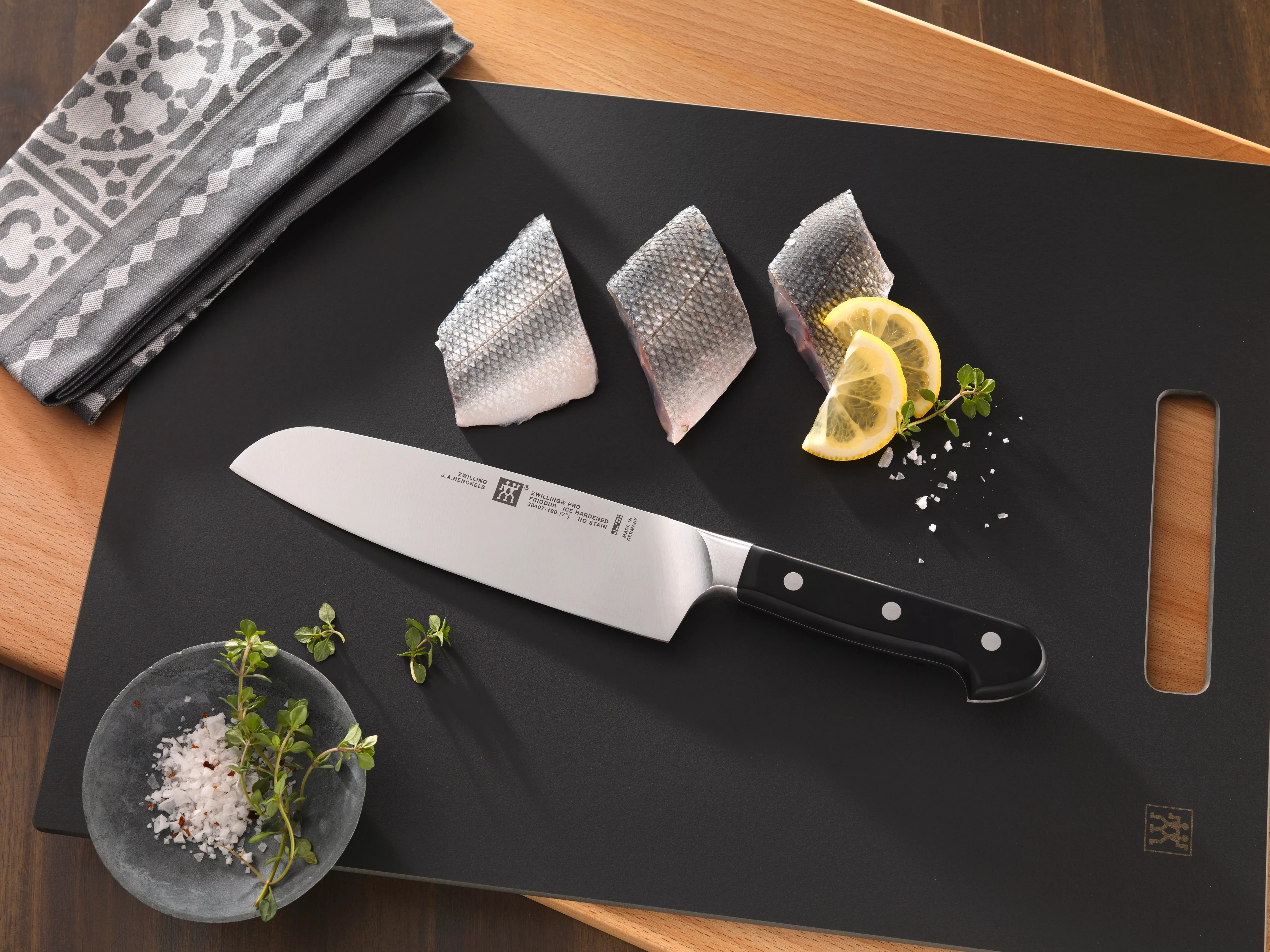 Zwilling Santokumesser »Pro«, (1 tlg.), Klingenlänge 18 cm günstig online kaufen