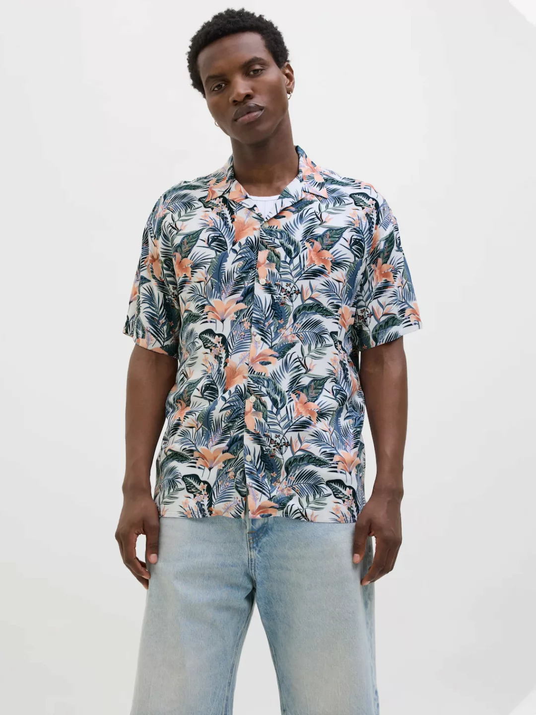 Jack & Jones Kurzarmhemd "JJEJEFF TROPICAL AOP RESORT SHIRT SS SN", mit All günstig online kaufen