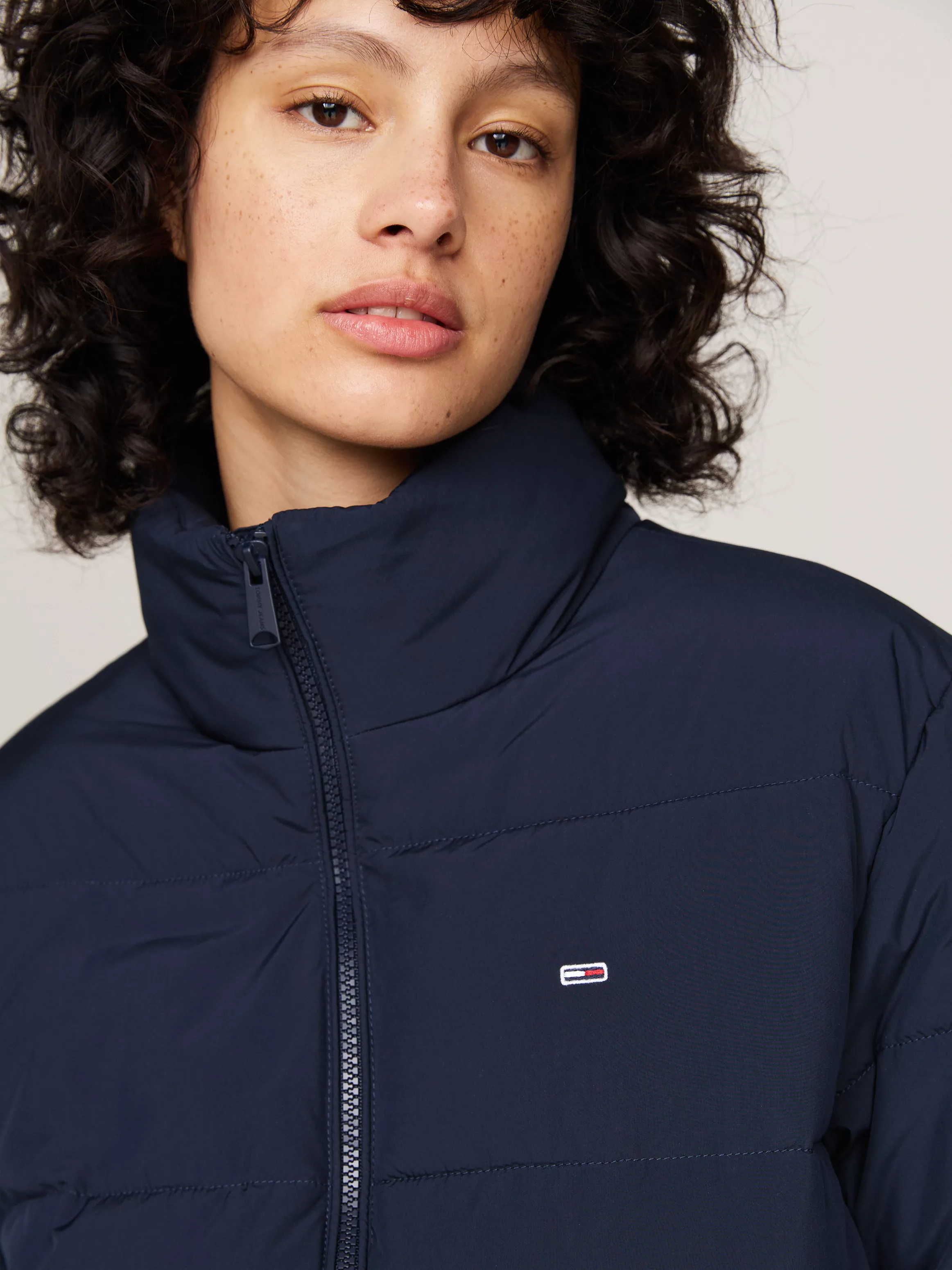 Tommy Jeans Steppjacke TJW ESSENTIAL PUFFER EXT mit Logostickerei günstig online kaufen