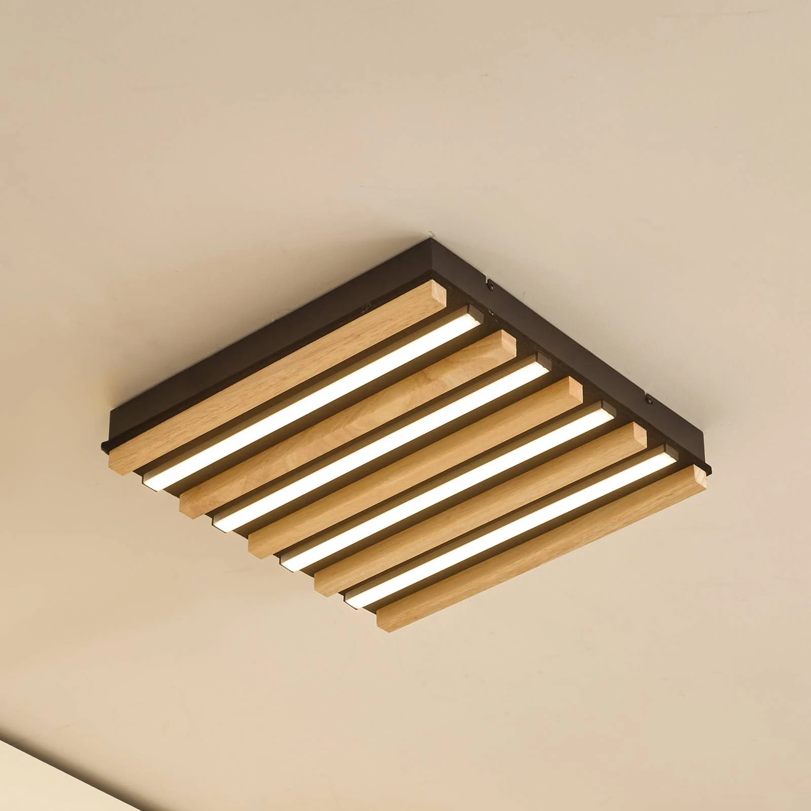 Lindby LED-Deckenleuchte Firka, weiß, Holz, 42cm, CCT, dim. günstig online kaufen