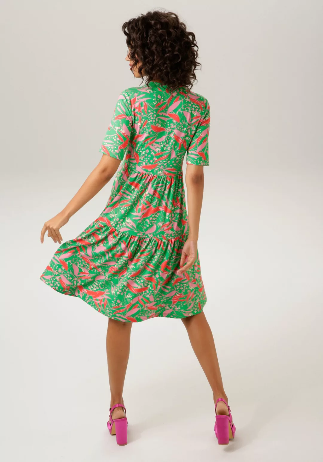 Aniston CASUAL Sommerkleid, mit trendfarbenem, graphischem Blumendruck günstig online kaufen