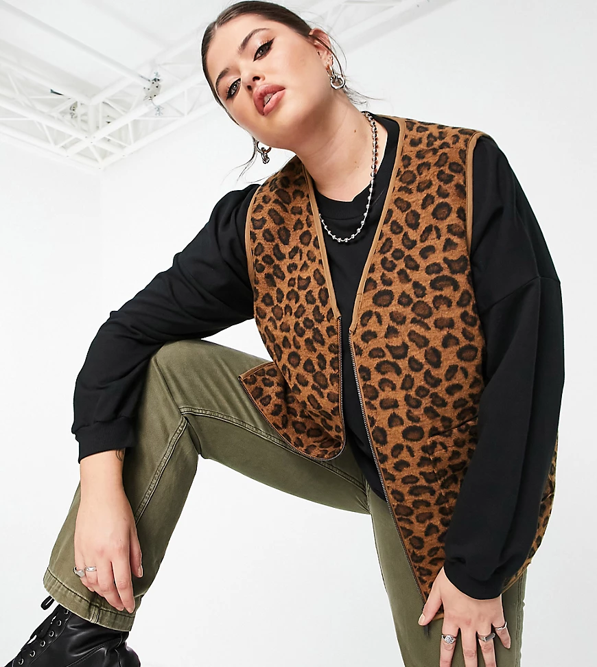 Native Youth Plus – Gebürstete Oversize-Weste mit Leopardenmuster-Braun günstig online kaufen