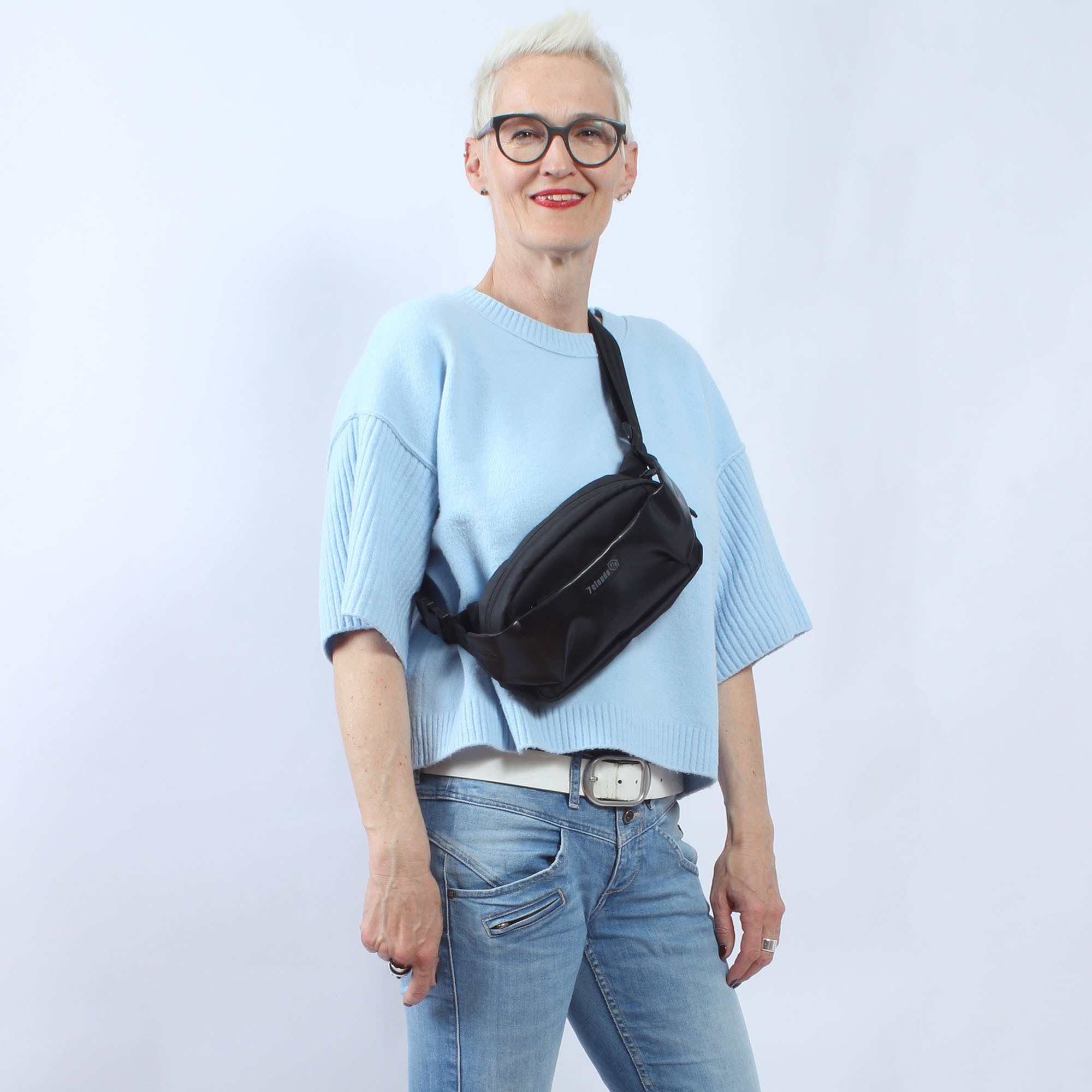 7clouds Umhängetasche "Hent 7.1", mit recyceltem PET günstig online kaufen