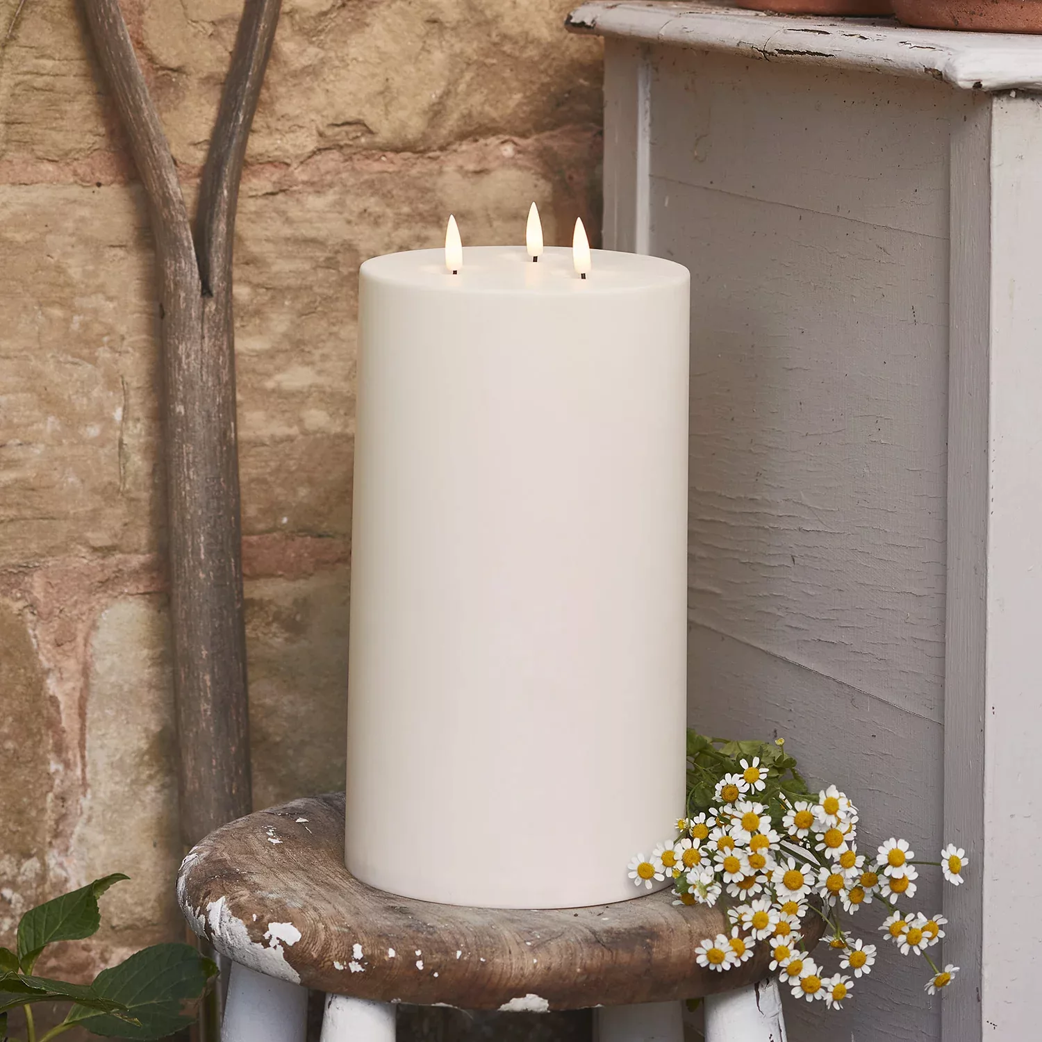 TruGlow® dreidochtige LED Outdoor Kerze 28cm mit Fernbedienung günstig online kaufen