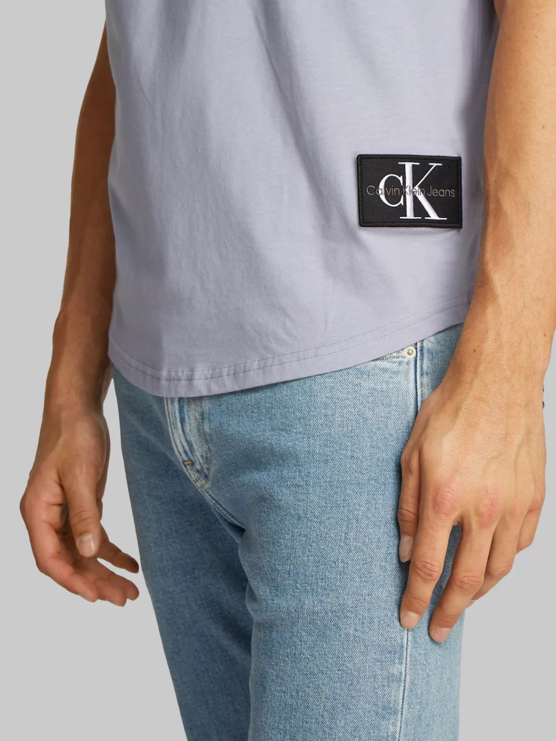 Calvin Klein Jeans T-Shirt "BADGE TURN UP SLEEVE", mit Logopatch günstig online kaufen