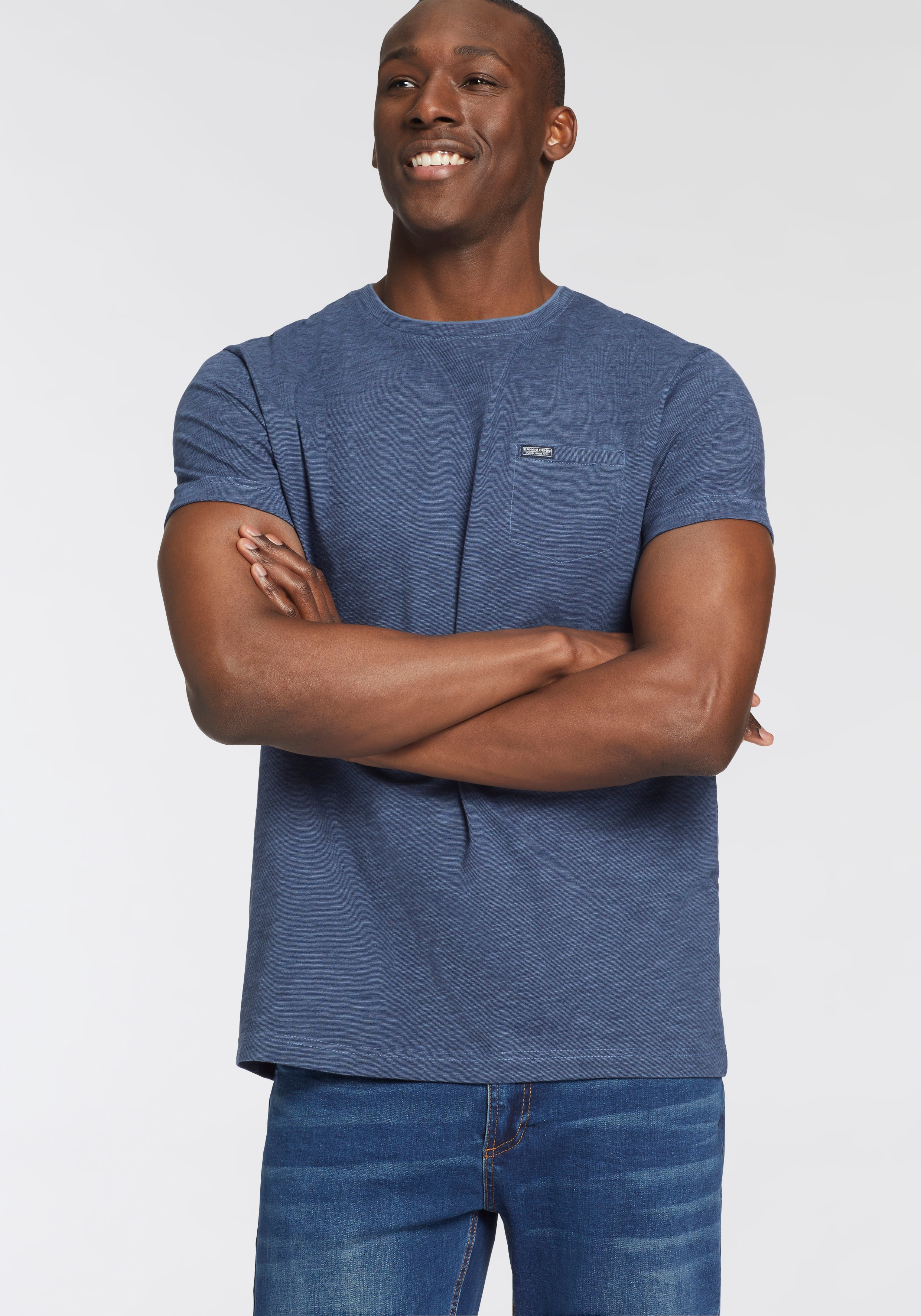 Bruno Banani T-Shirt, Mit Doppelkragen und Zierbrusttasche günstig online kaufen