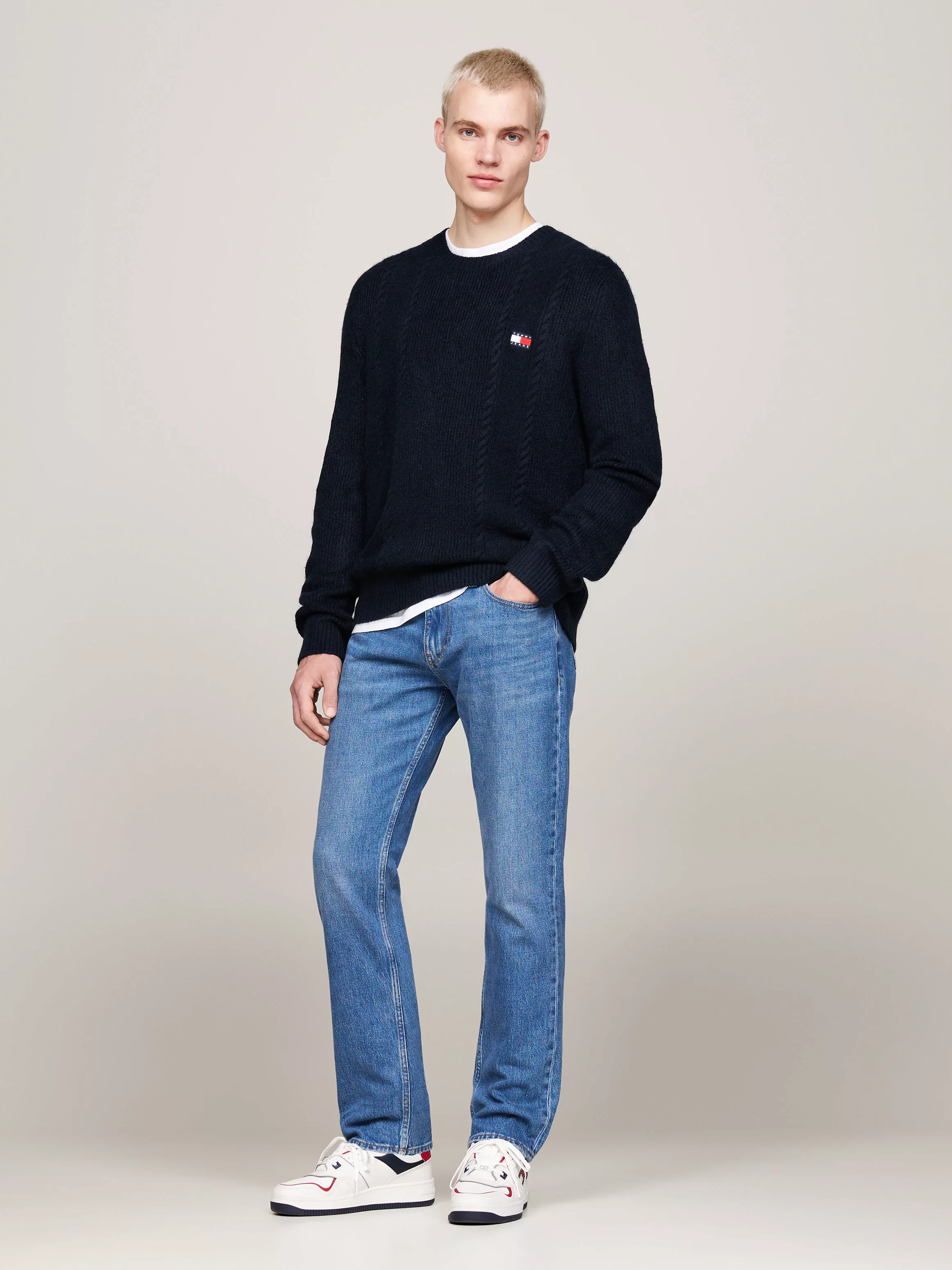 Tommy Jeans Sweatshirt TJM SLIM CABLE KNIT CNECK mit bestickten Markenlogo, günstig online kaufen