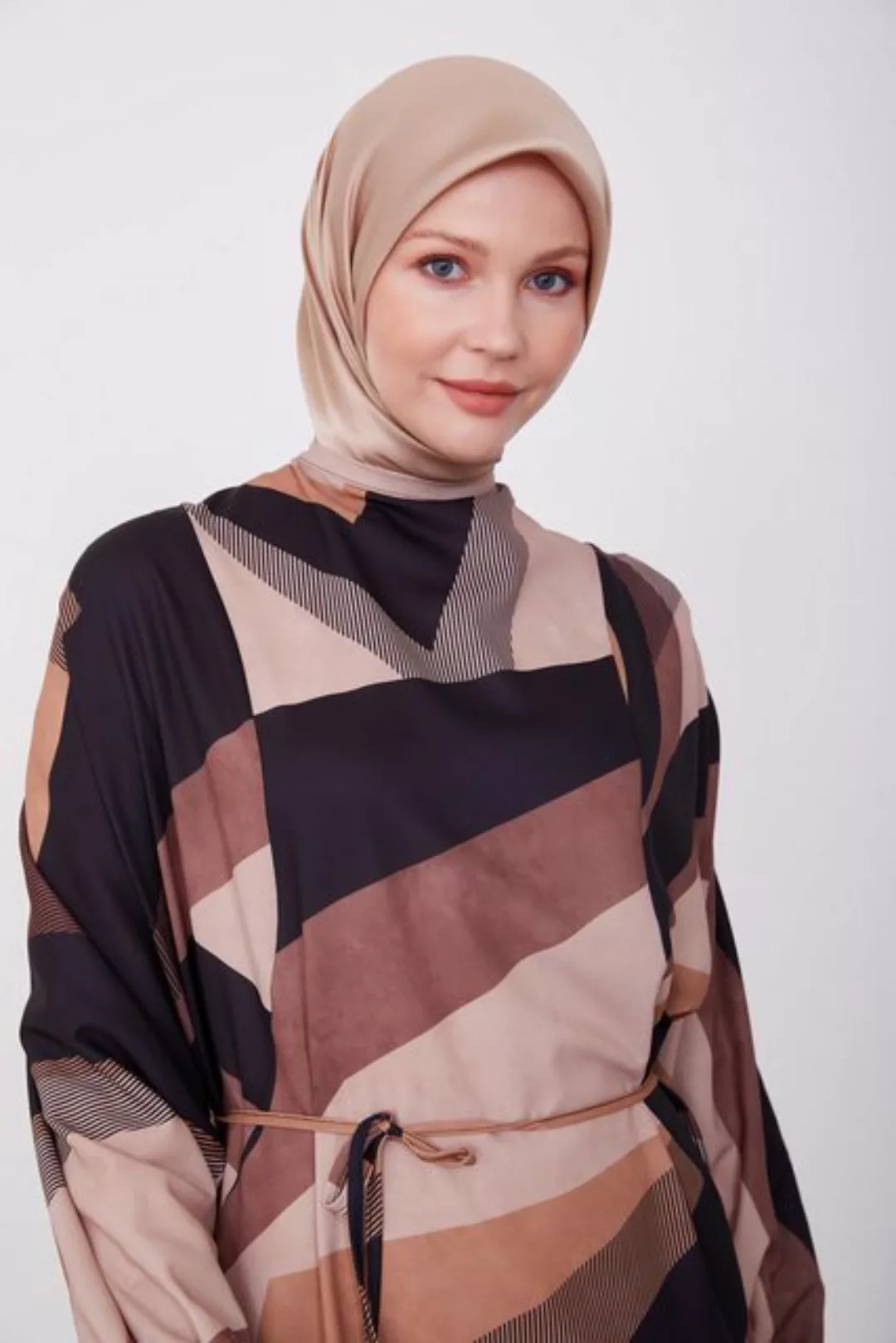 ARMİNE Maxikleid Armine Unterkleid Damen Lang, Langlebige Qualität Kleid Sh günstig online kaufen