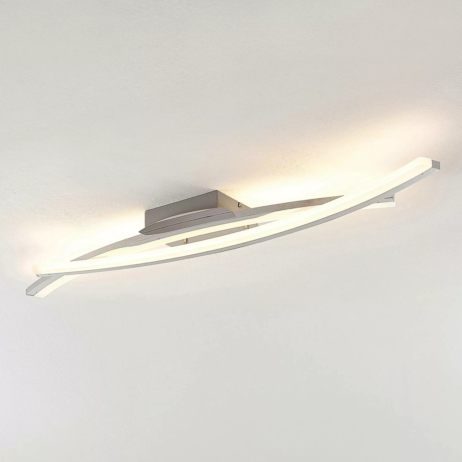 Lindby LED-Deckenleuchte Elarit, chromfarben, 104cm, dimmbar günstig online kaufen