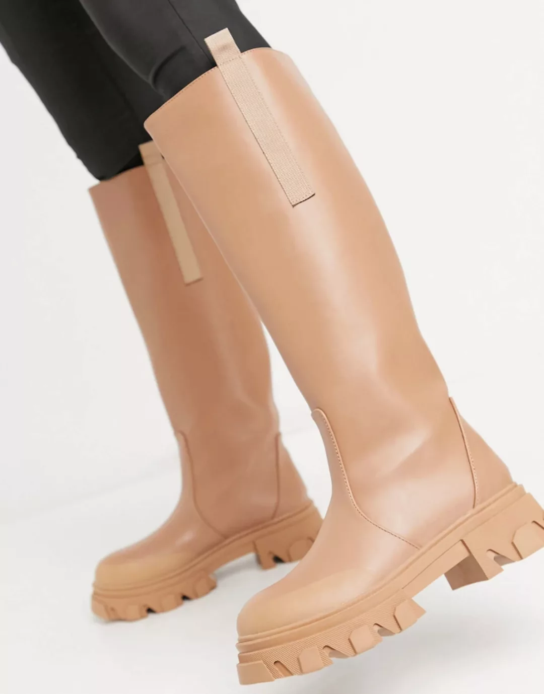 Public Desire – Genius – Kniehohe Stiefel mit dicker Sohle in Bronzefarbton günstig online kaufen