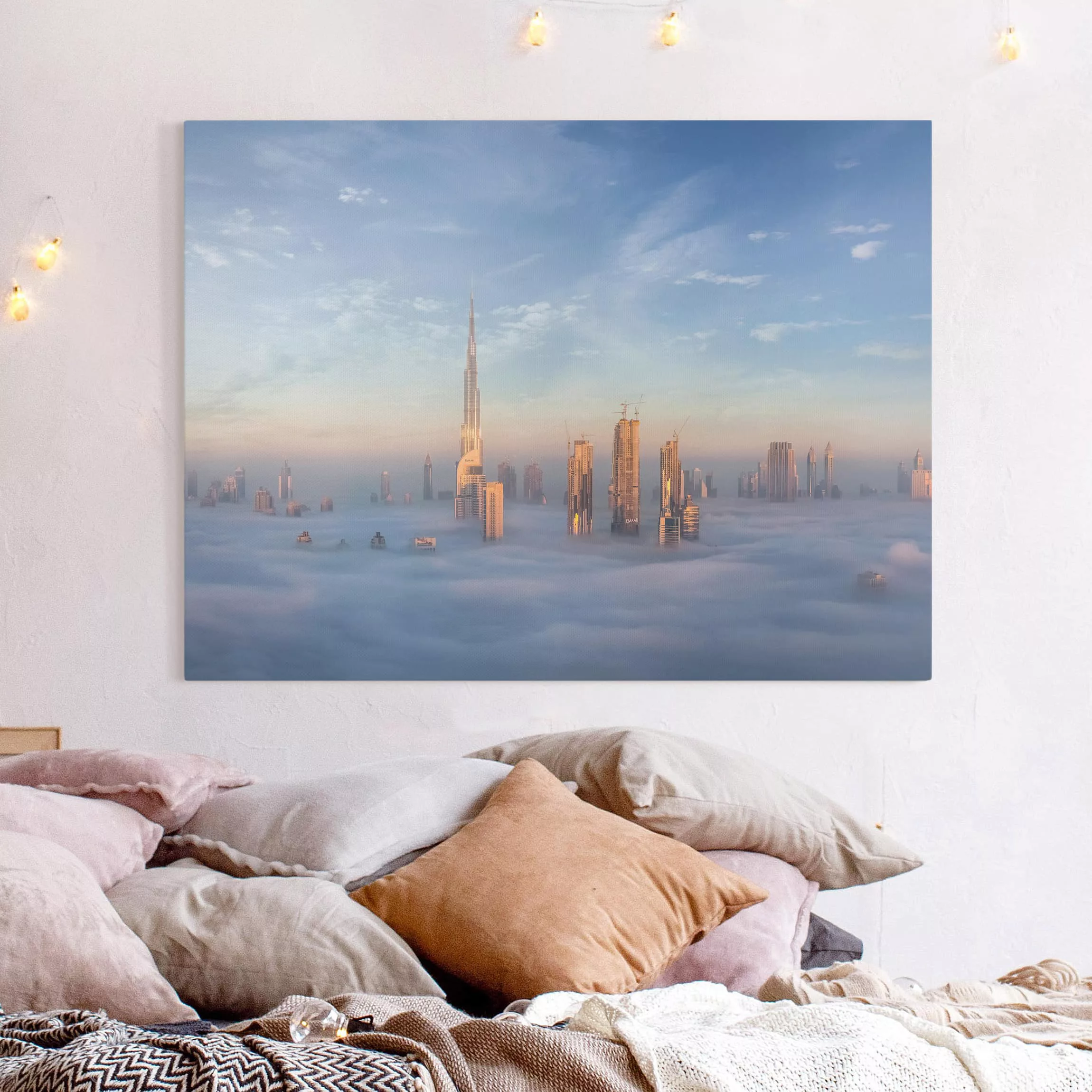 Leinwandbild Architektur & Skyline - Querformat Dubai über den Wolken günstig online kaufen