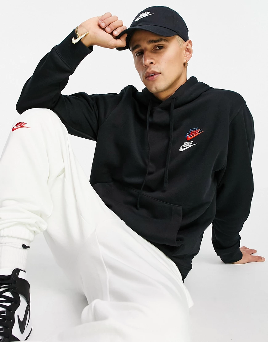 Nike – Essential – Fleece-Kapuzenpullover mit mehreren Logos in Schwarz günstig online kaufen