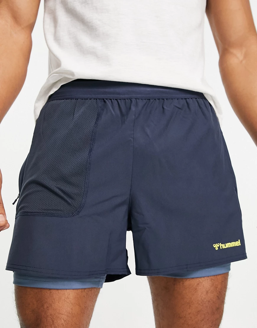 Hummel – Furgus – 2-in-1-Shorts in Blau günstig online kaufen