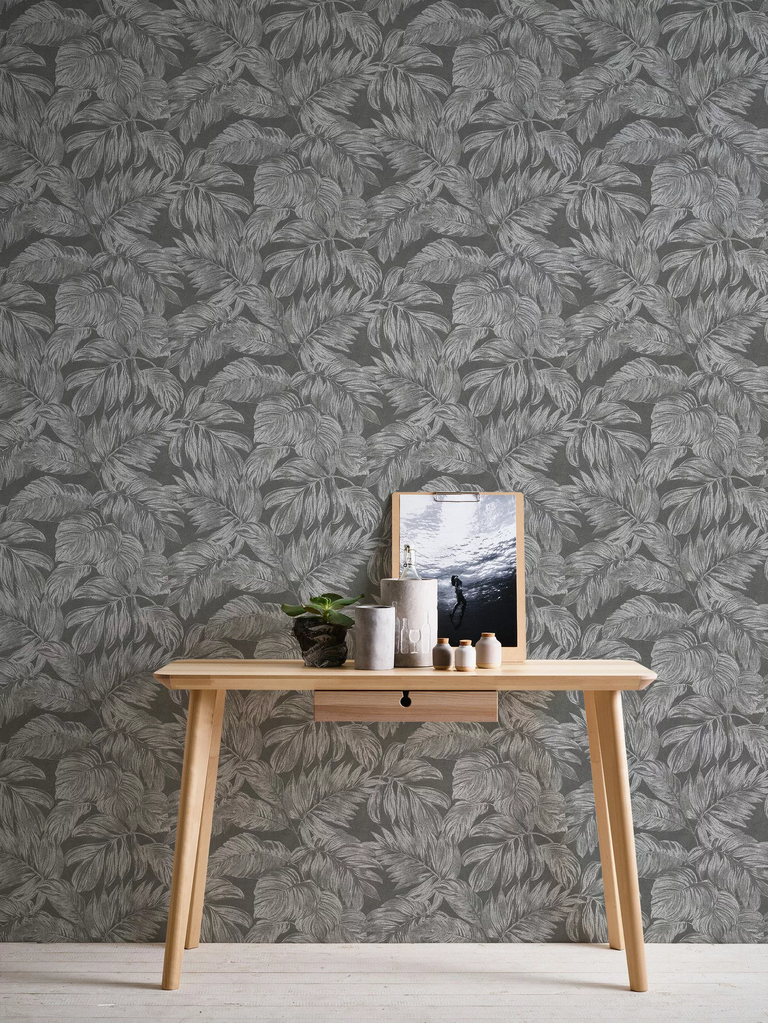 Bricoflor Tapete Grau Silber Schwarz Elegante Vliestapete mit Blättern im S günstig online kaufen